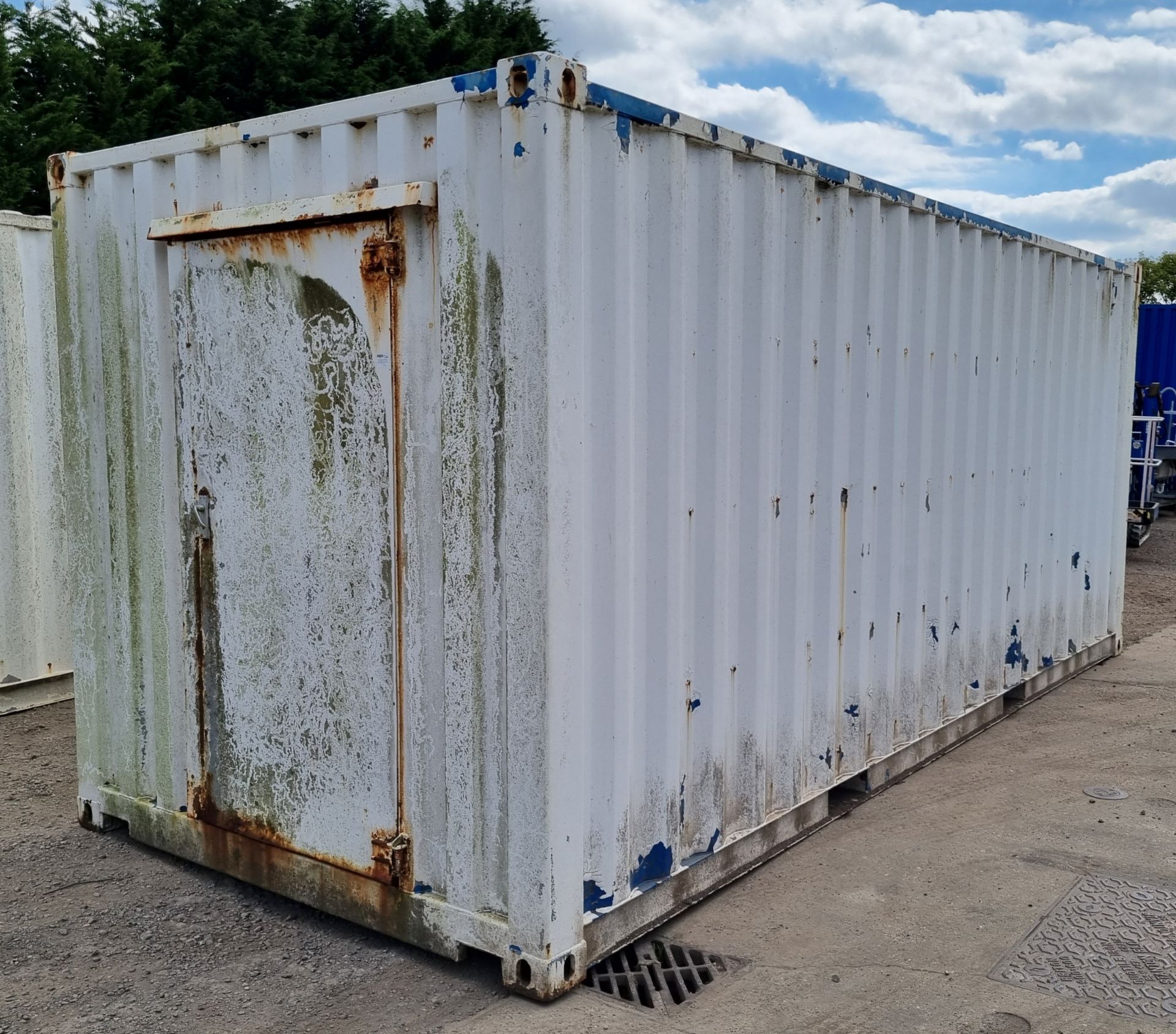 20 foot shipping container with fitted gantry crane rails, ramp and floor rollers