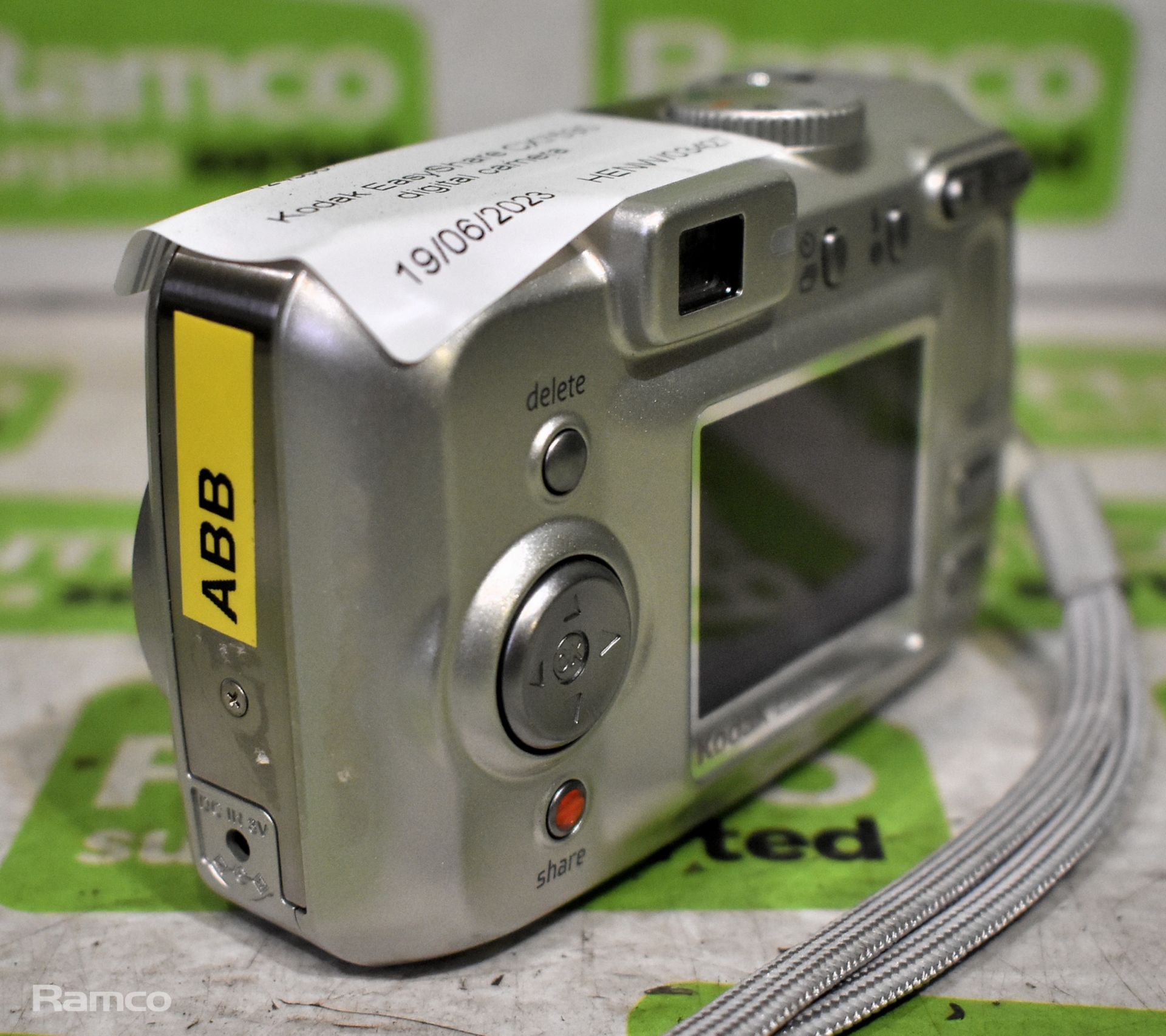 Kodak EasyShare CX7530 digital camera, Olympus Tough-8000 underwater compact camera with box - Bild 5 aus 17