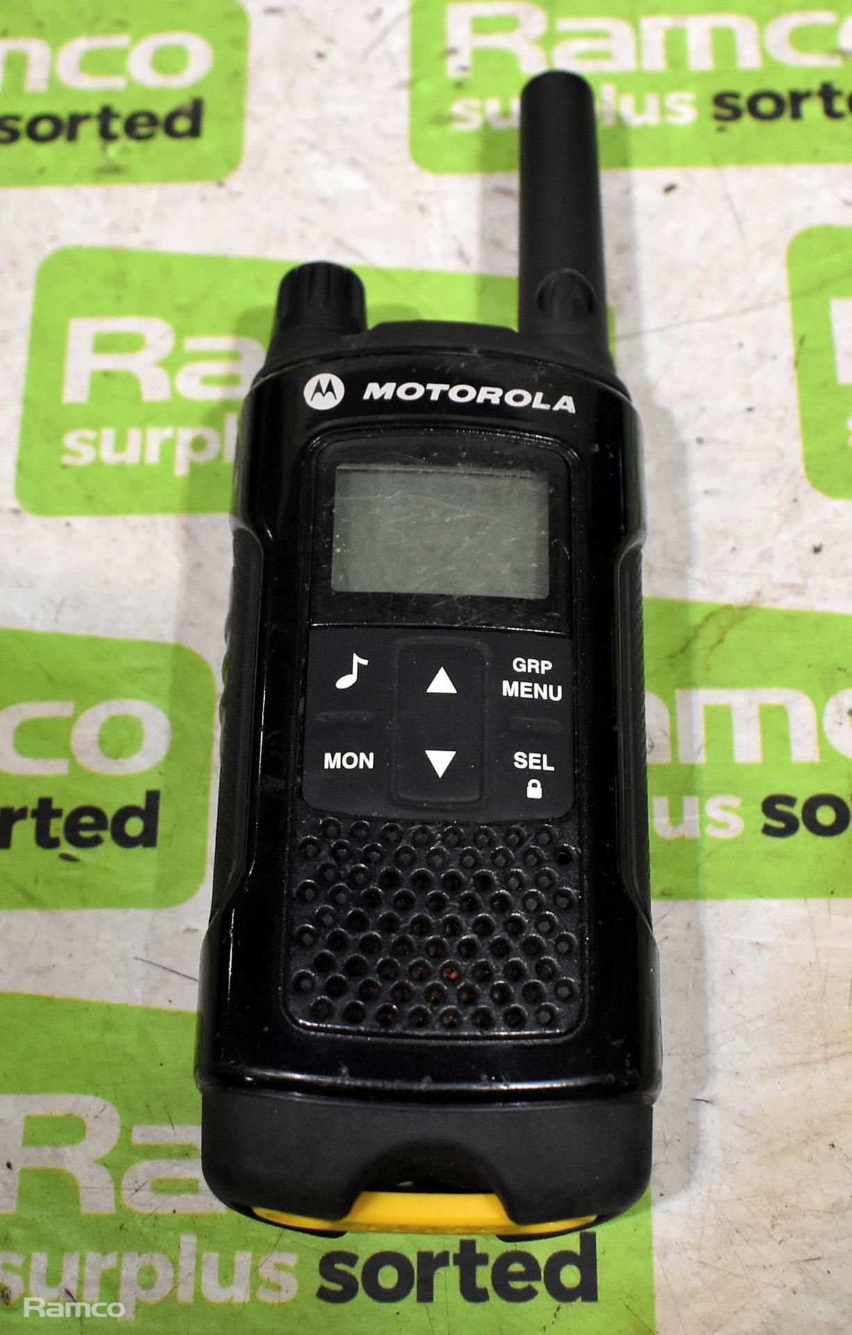 3x Motorola XT180 walkie talkies with 2 radio charging station and power lead - Image 2 of 4