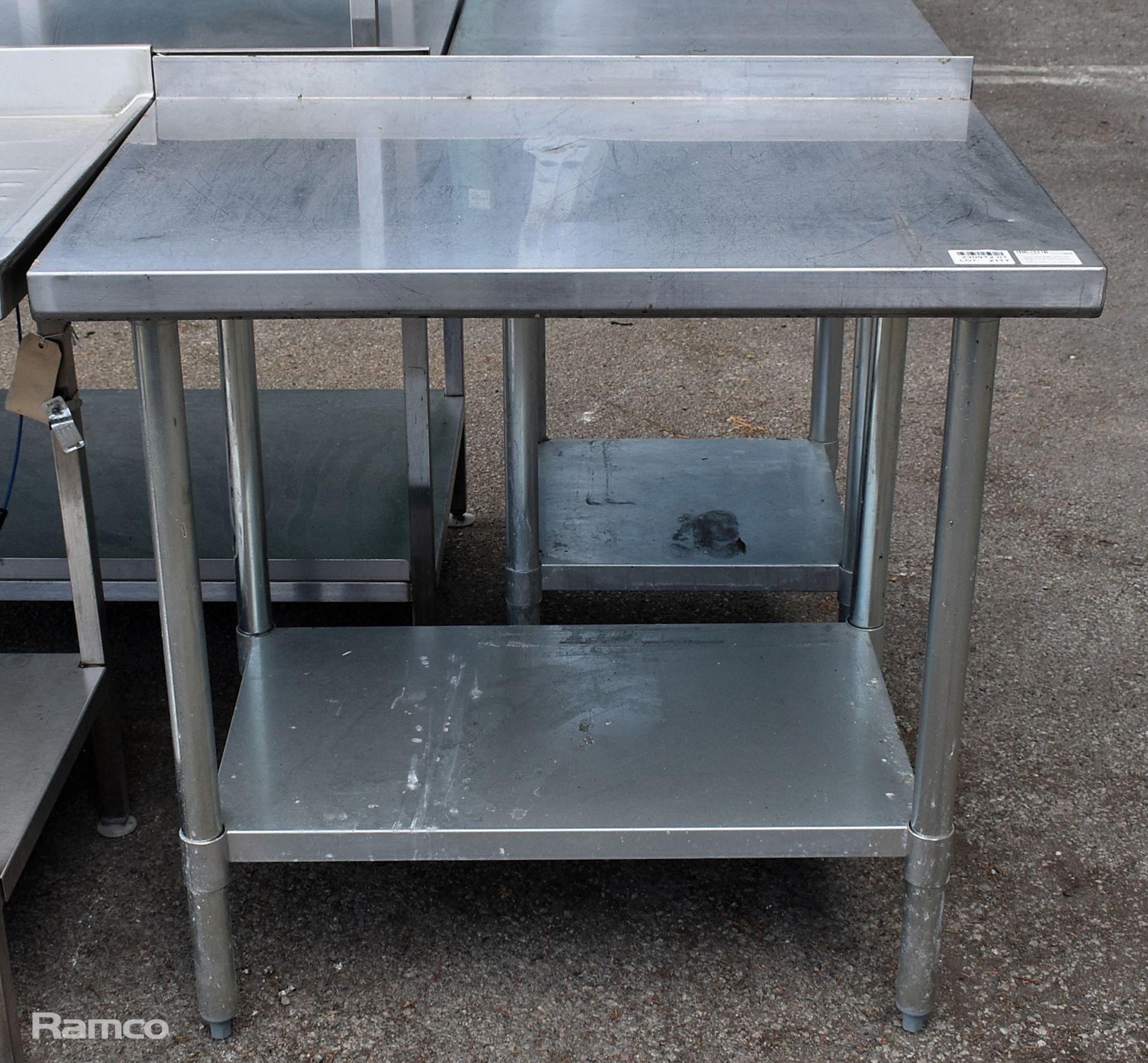 Stainless steel table with upstand and bottom shelf - L 915 x W 610 x H 930mm