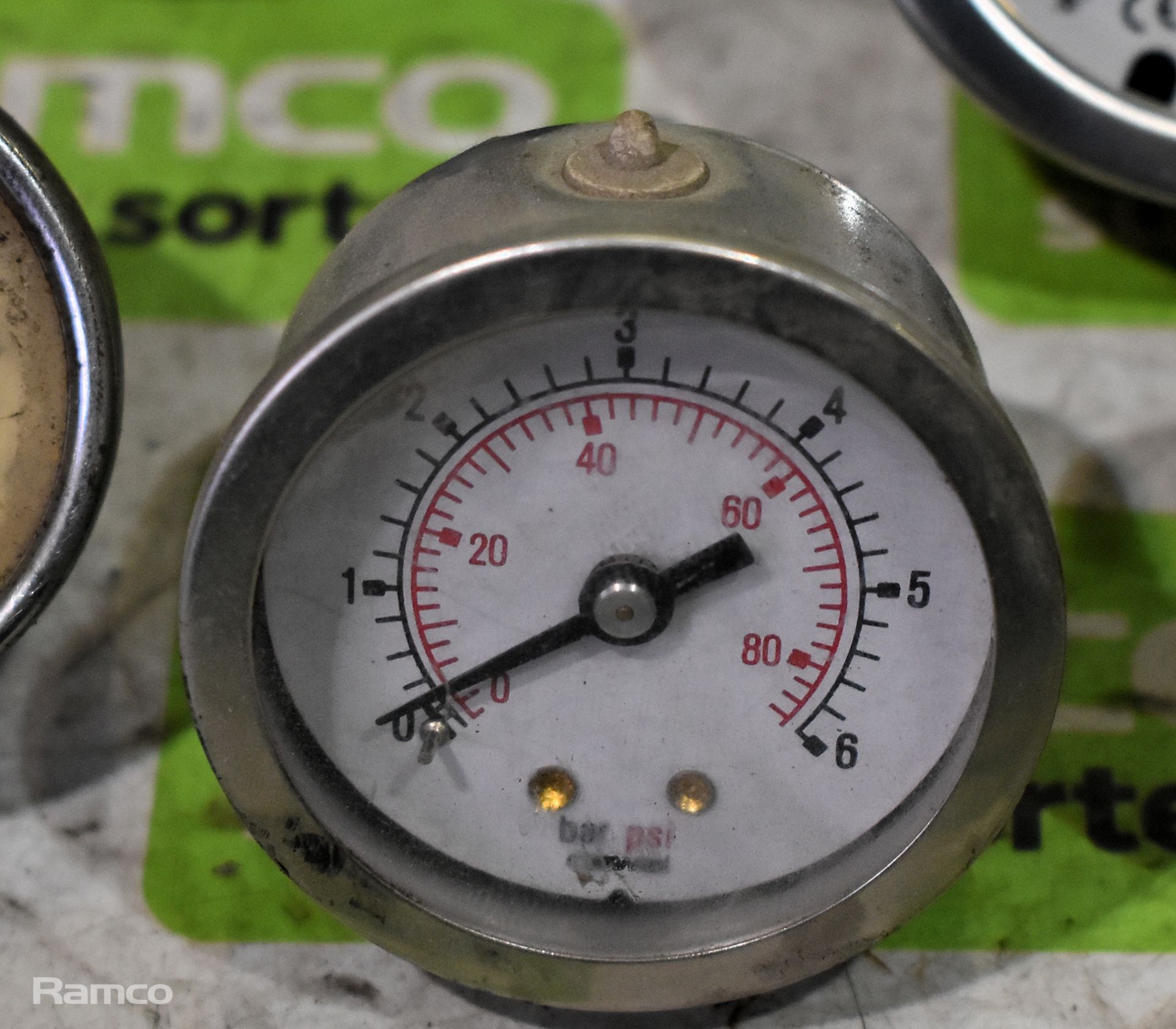 Pressure gauges - Image 3 of 6