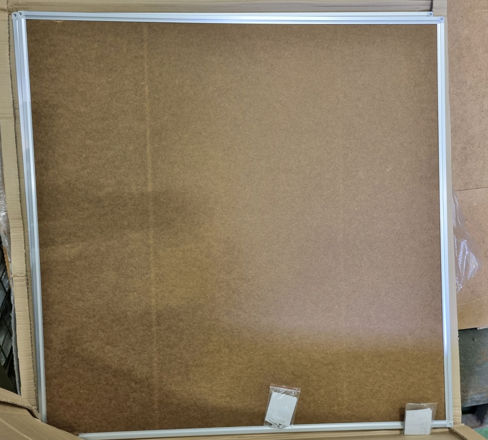 2x large notice boards - L1300 x D 20 x H 1200mm, 4x Drywipe whiteboards-see description for sizes - Bild 3 aus 3