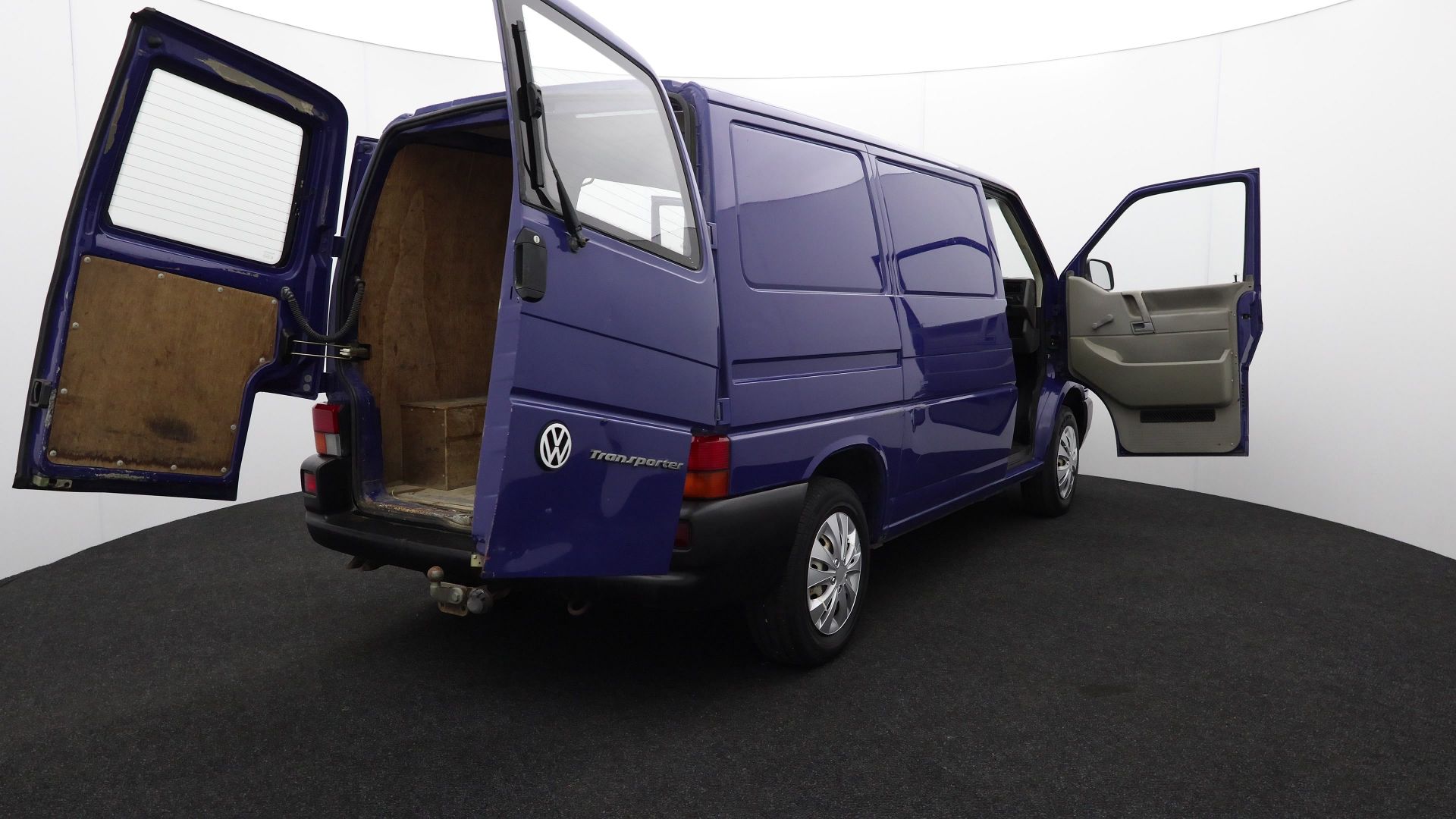 Volkswagen 1000TD Transporter van - 1.9L diesel - 53439 miles - SWB - blue - Image 55 of 68