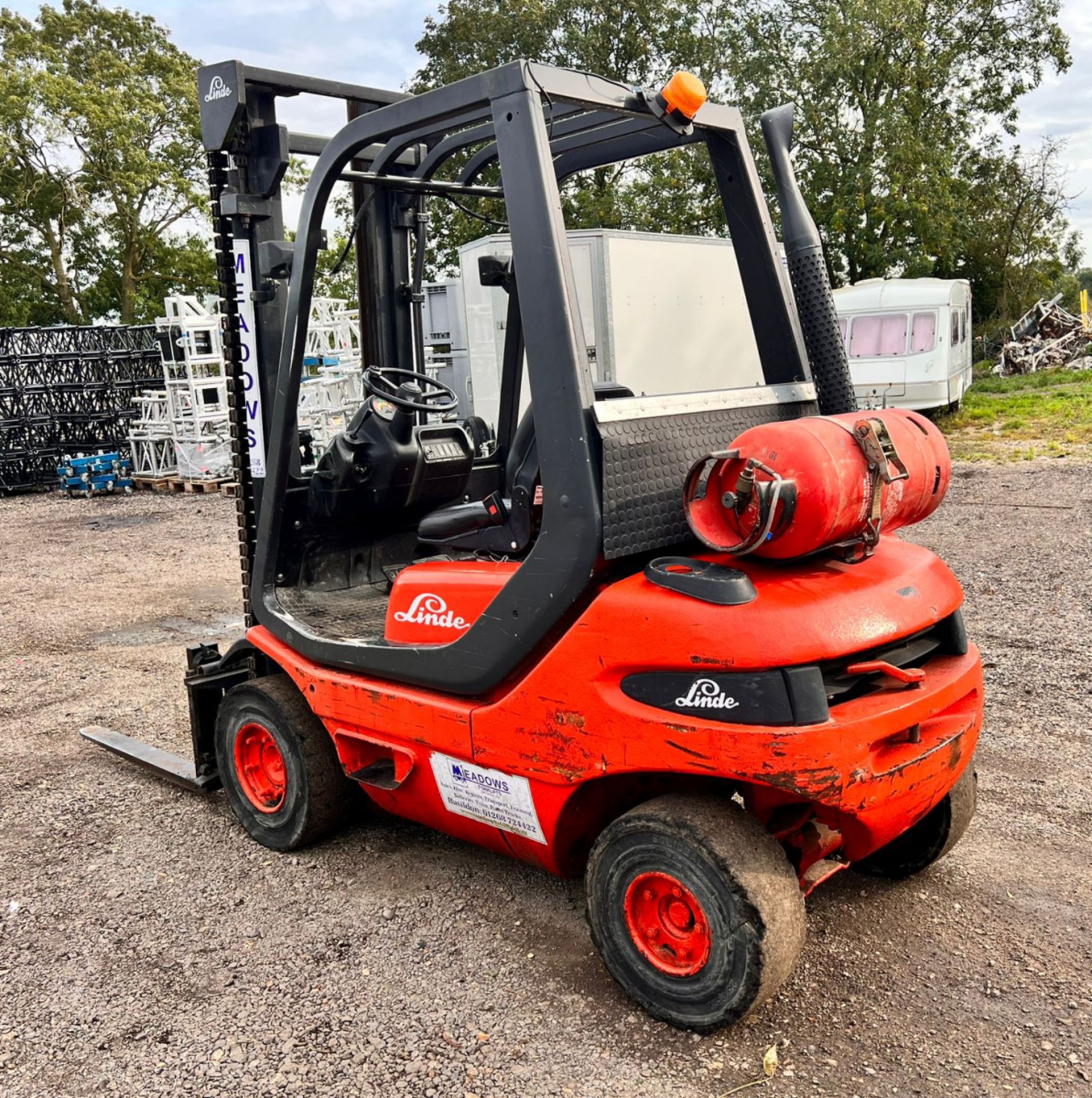 Linde H20T gas forklift - Sold as working but with a hydraulic leak so needs a repair - 4956 hours - Bild 4 aus 11