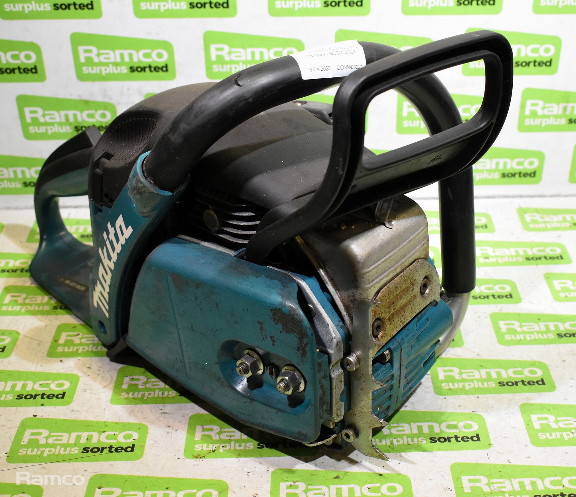 4x Makita DCS5030 50cc petrol chainsaw bodies - AS SPARES OR REPAIRS - Image 18 of 21