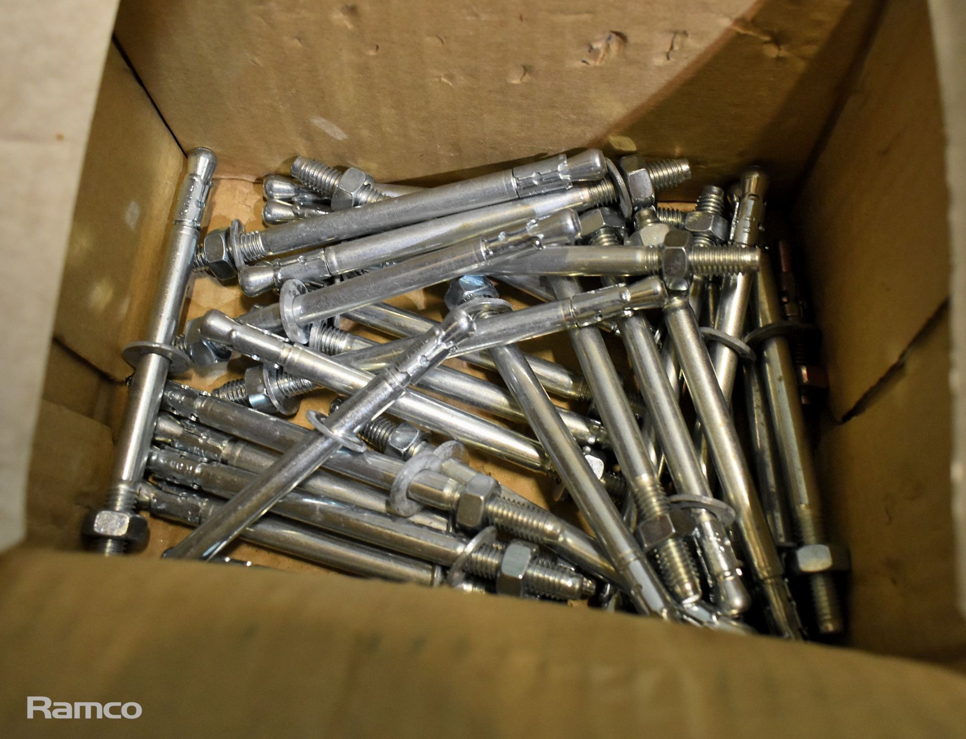 Assorted rawlplug bolts and fixings - Image 2 of 6