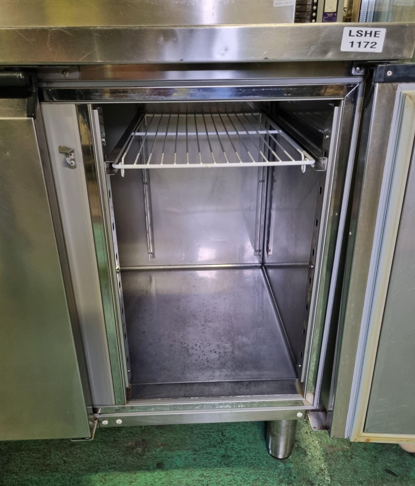 Zanussi 3 door 1 drawer counter fridge 250V - L 1840 x W 700 x H 950mm - Image 6 of 8