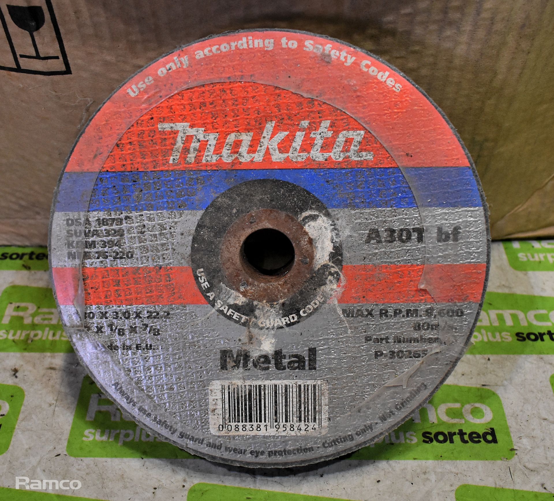 Makita A30T-BF metal grinding discs 180 x 3 x 22.2mm - Image 2 of 3