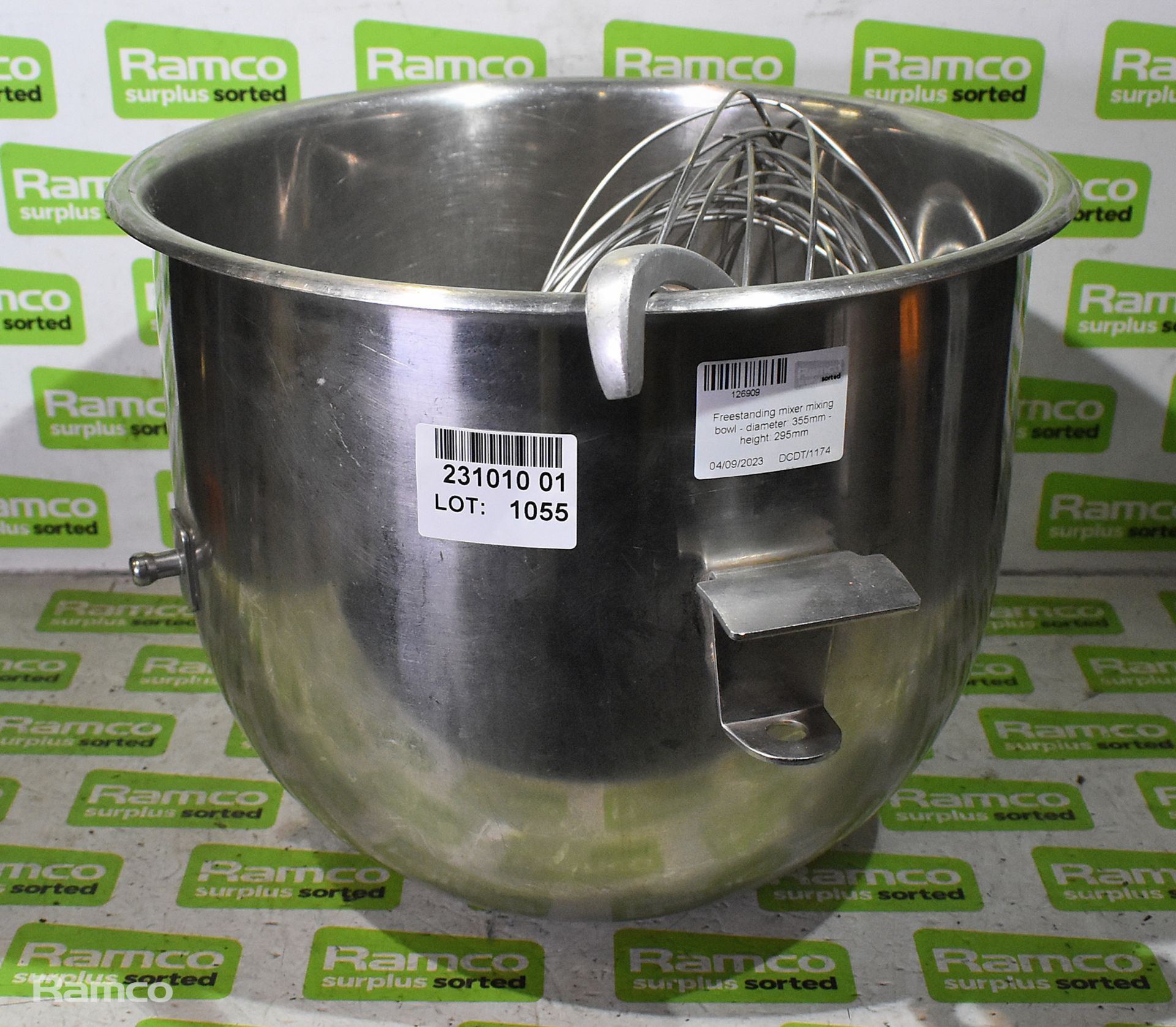 Freestanding mixer mixing bowl with attachments