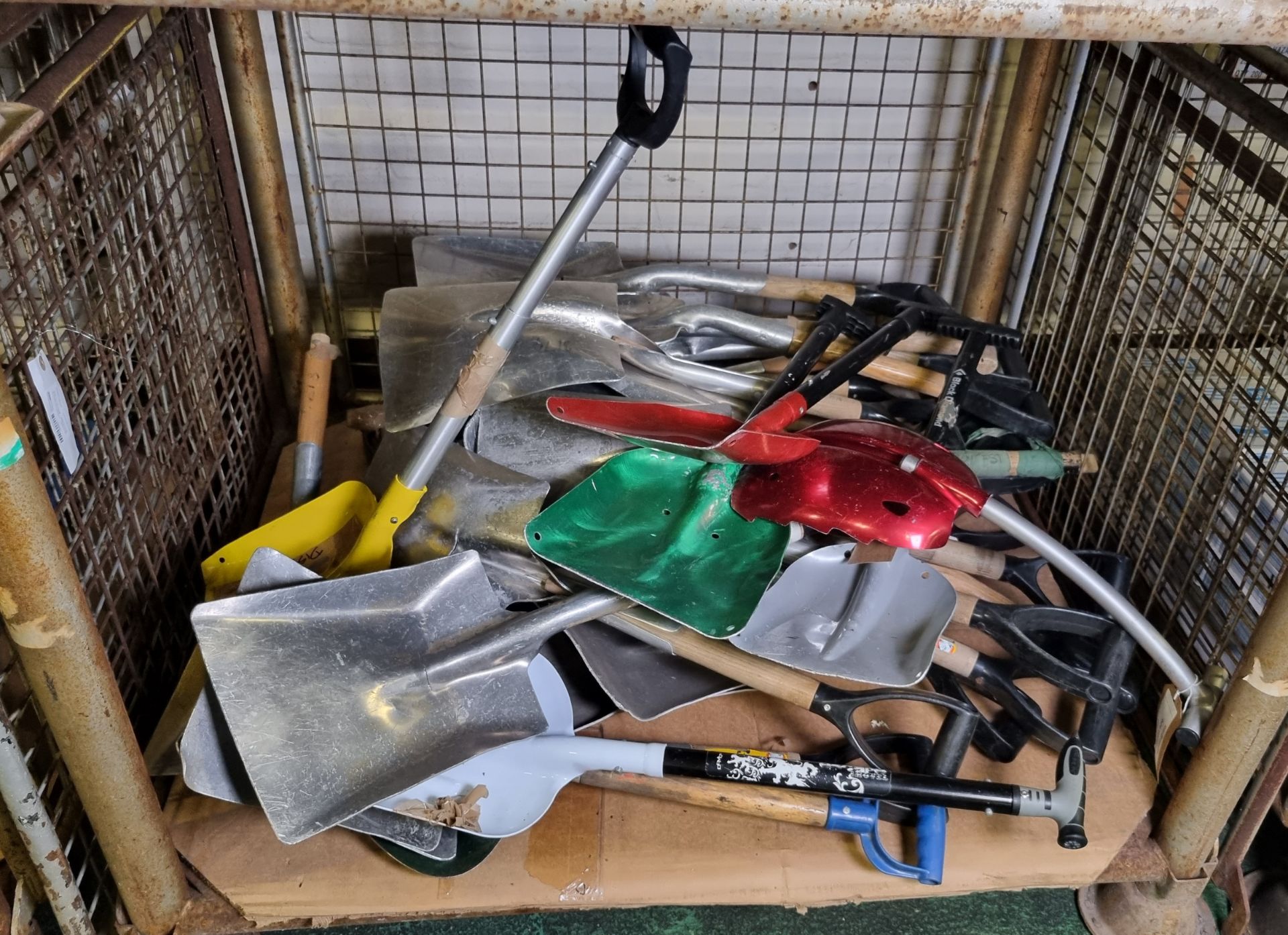 Shovels - mixed conditions and sizes - approx 30 units - Bild 2 aus 5