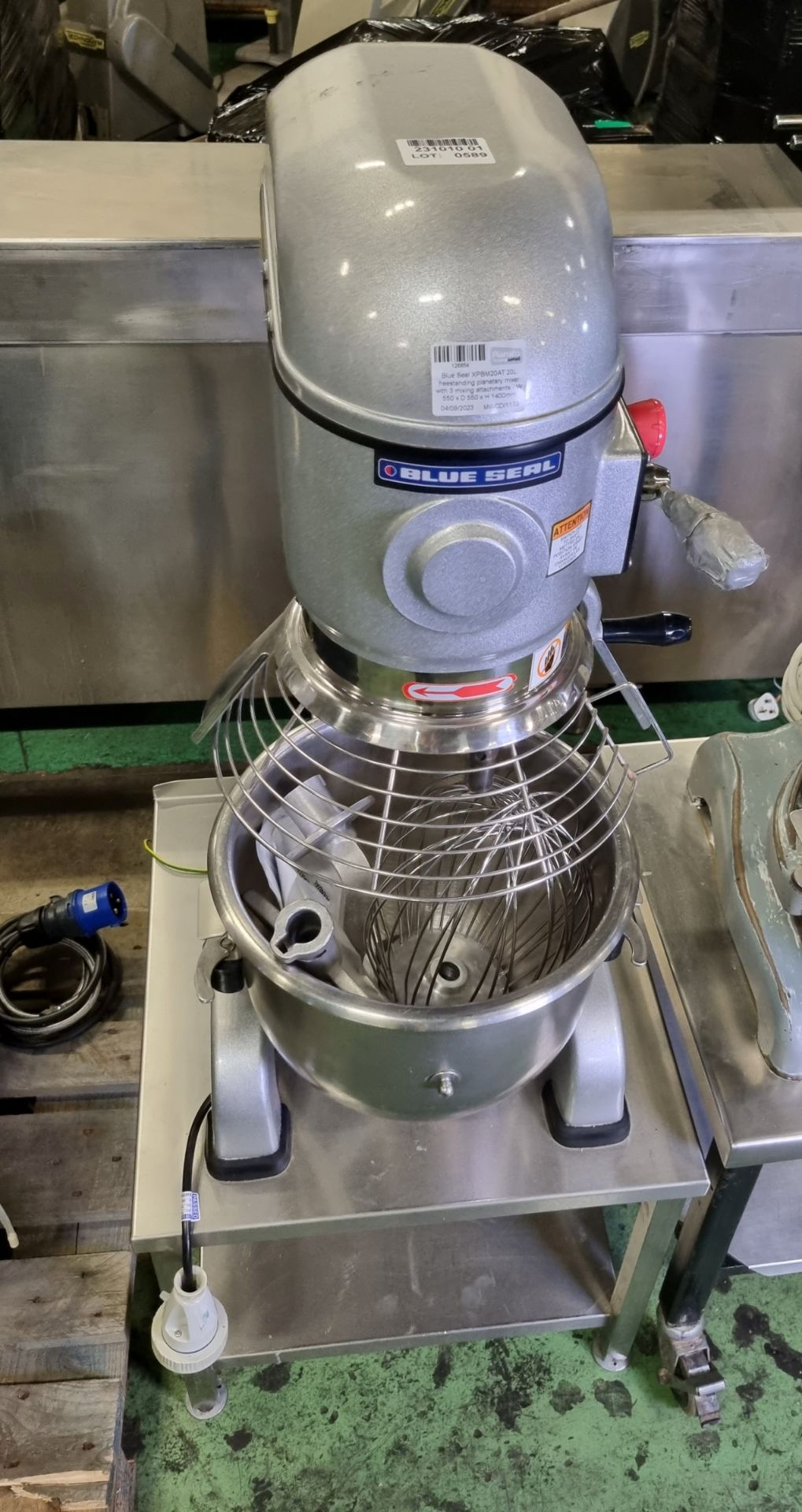 Blue Seal XPBM20AT 20L freestanding planetary mixer with 3 mixing attachments - Image 2 of 5