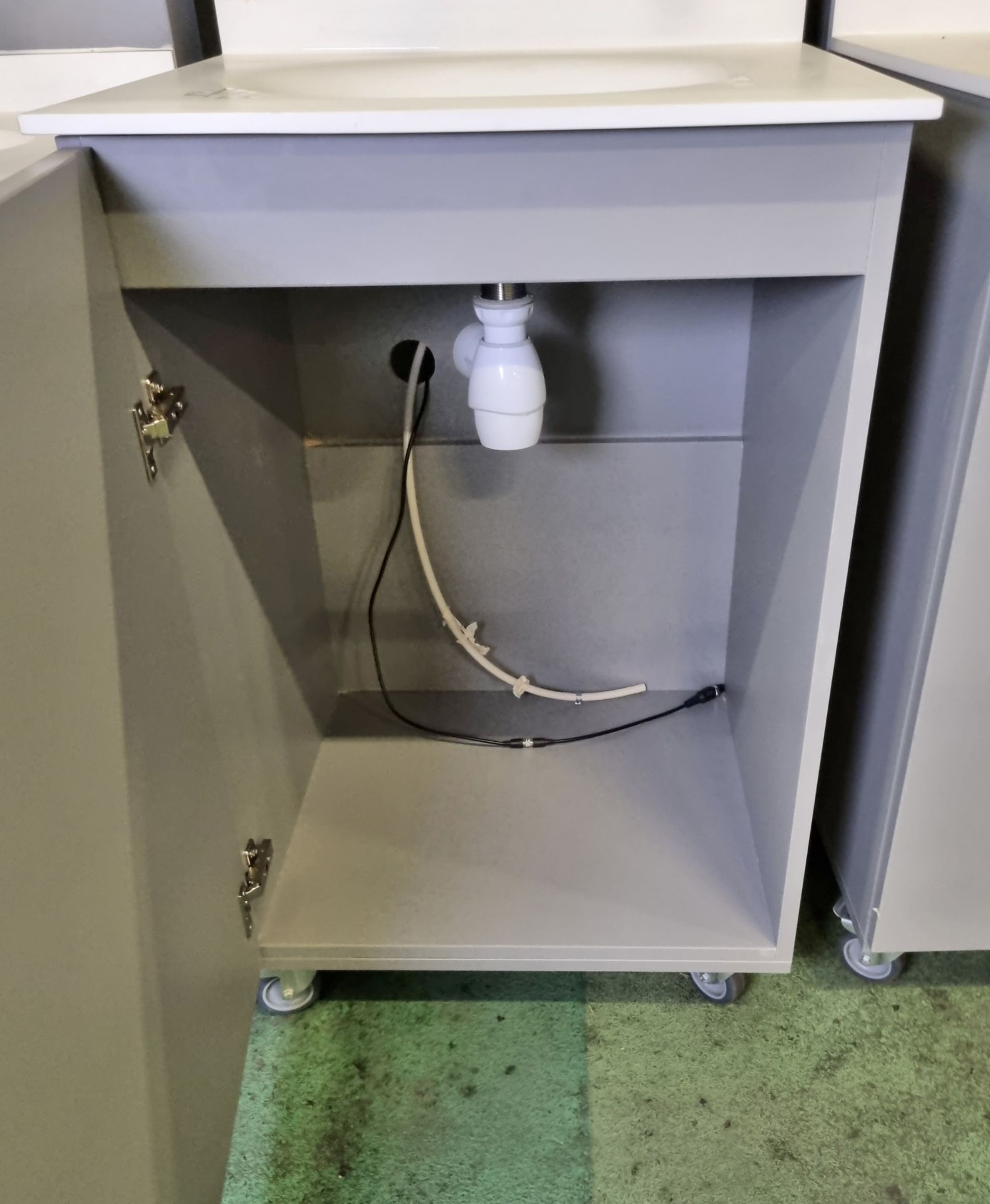 Portable hand wash station with under counter storage & Armitage Shanks mixer tap - Bild 4 aus 4