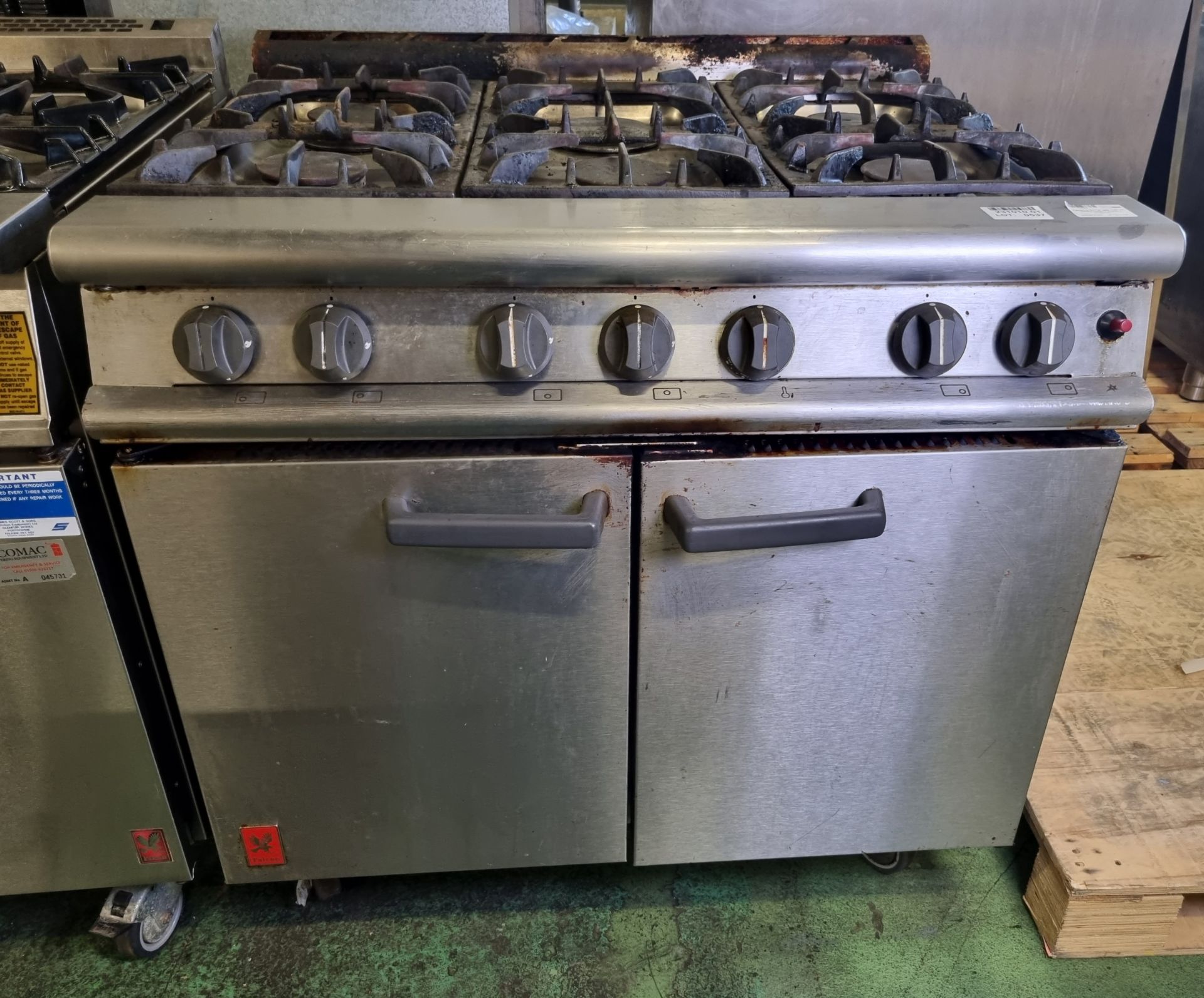 Falcon 6-burner gas oven on castors - H 890 x W 900 x D 790mm