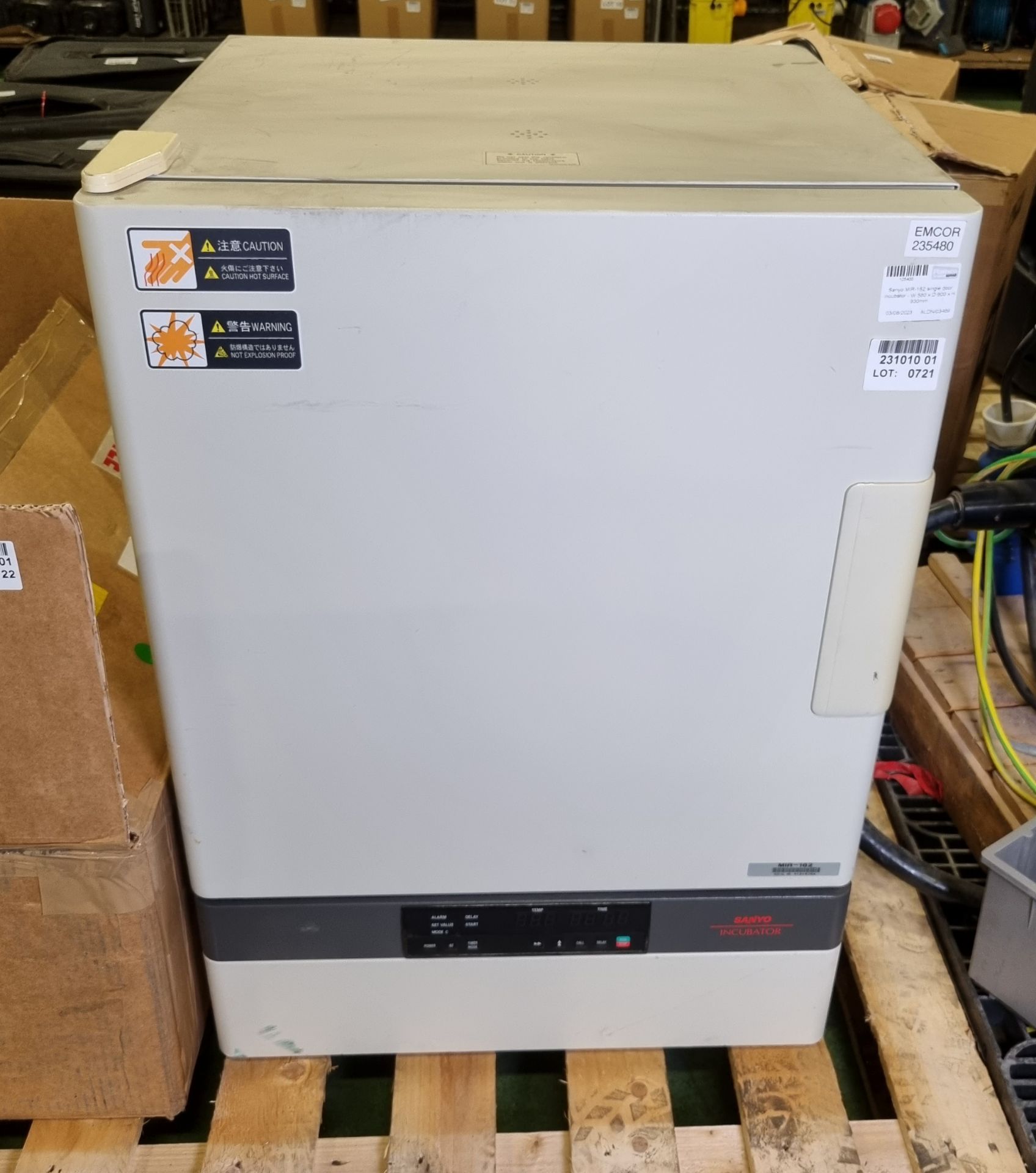 Sanyo MIR-162 single door incubator - W 580 x D 600 x H 830mm