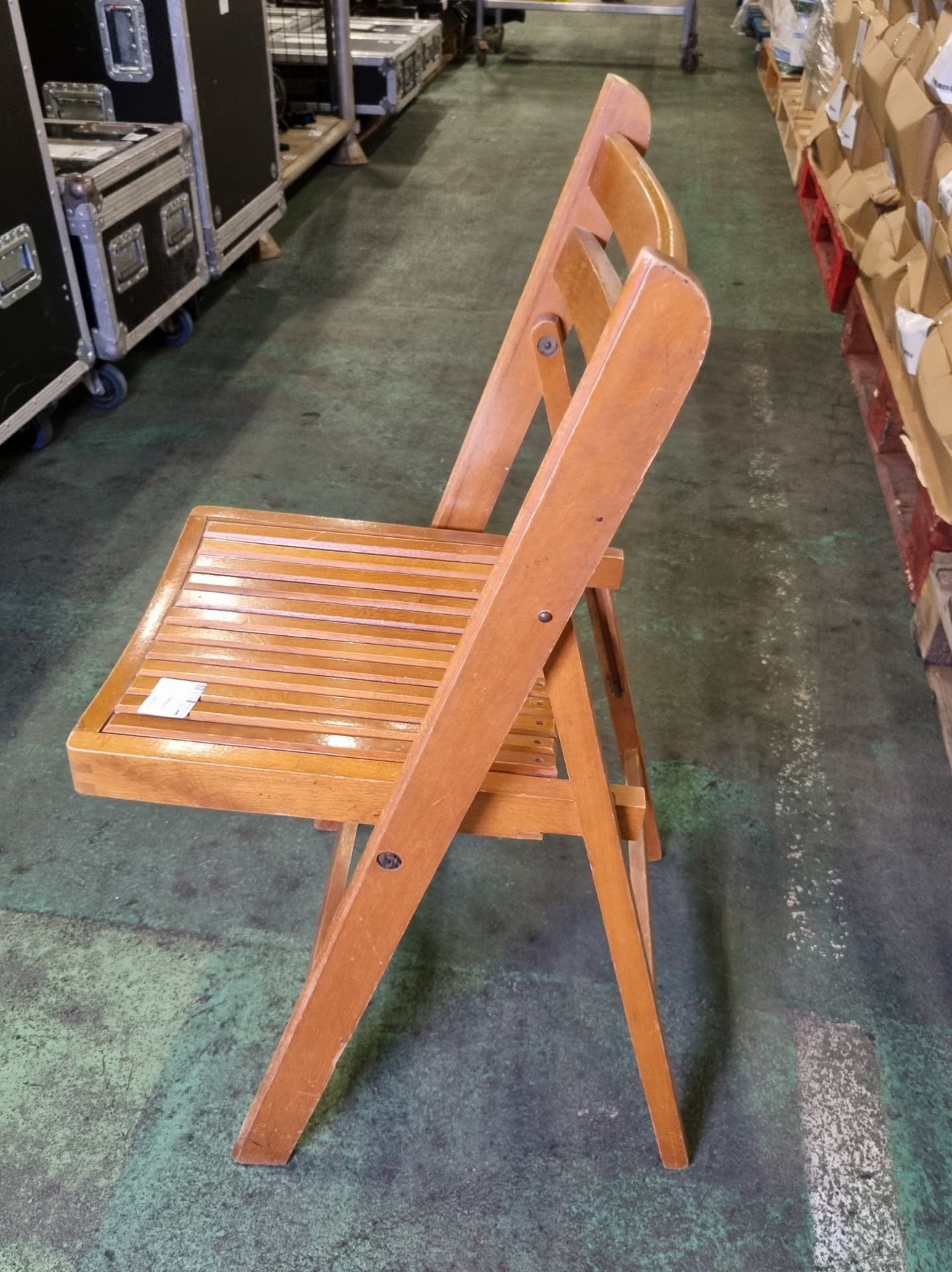 4x Wooden folding chairs - Image 3 of 3