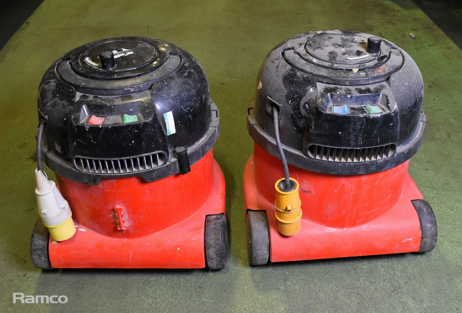 1x Numatic vacuum, 1x Henry Vacuum - no accessories - AS SPARES OR REPAIRS - Image 3 of 5