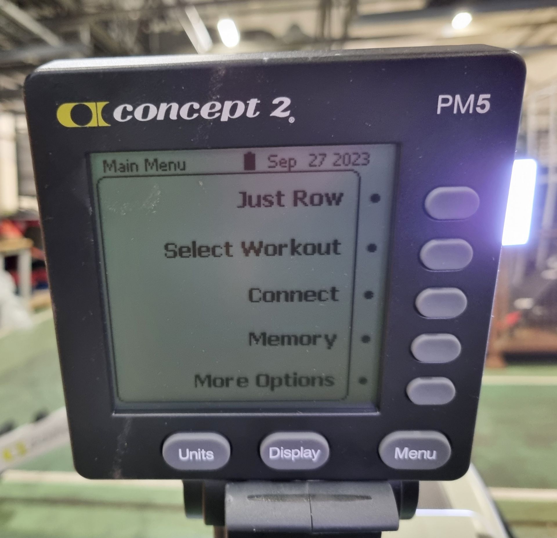 Concept 2 indoor rower - L 2440 x W 61 x H 1060mm - PM5 console - Bild 5 aus 8