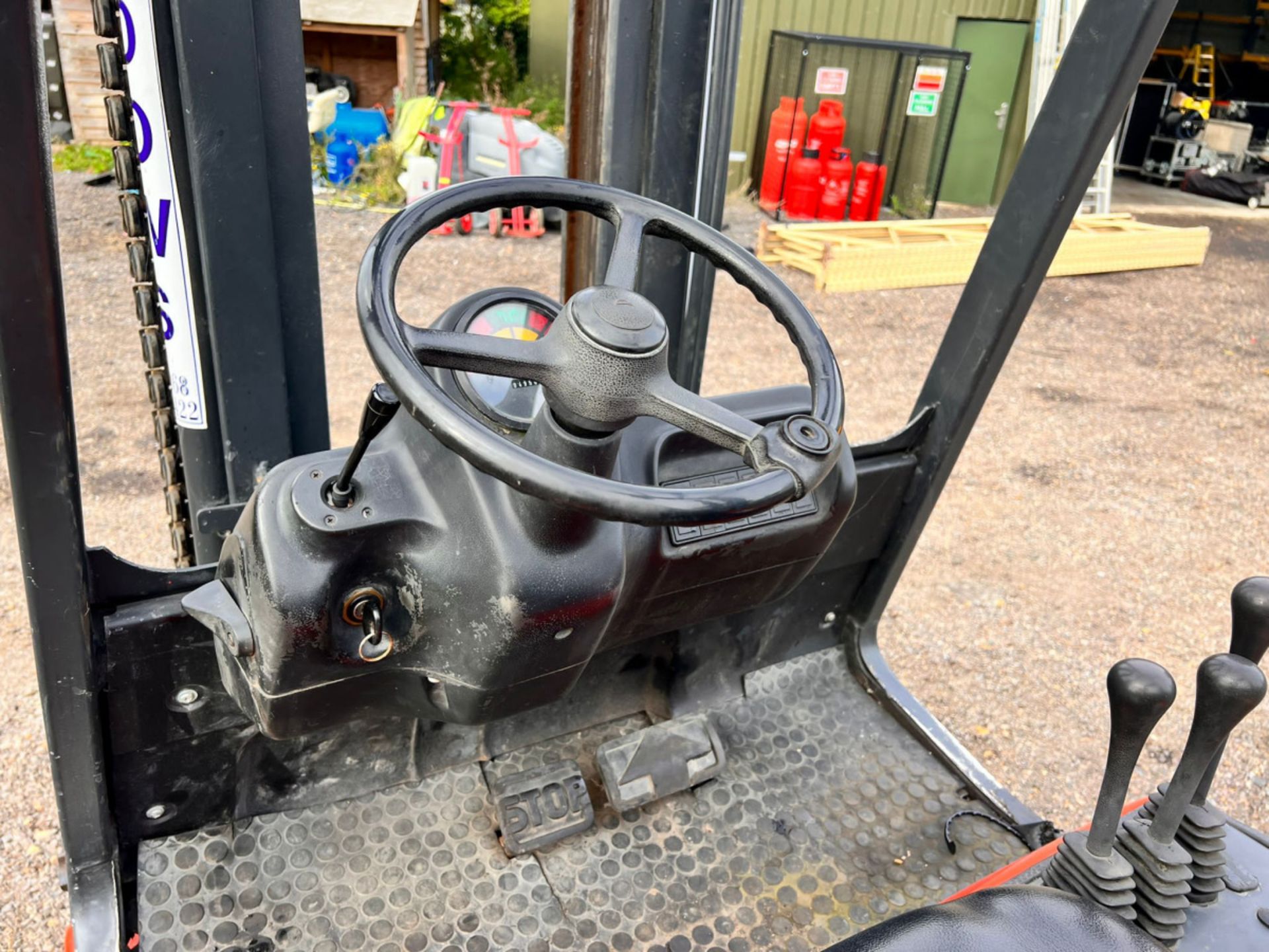 Linde H20T gas forklift - Sold as working but with a hydraulic leak so needs a repair - 4956 hours - Bild 7 aus 11