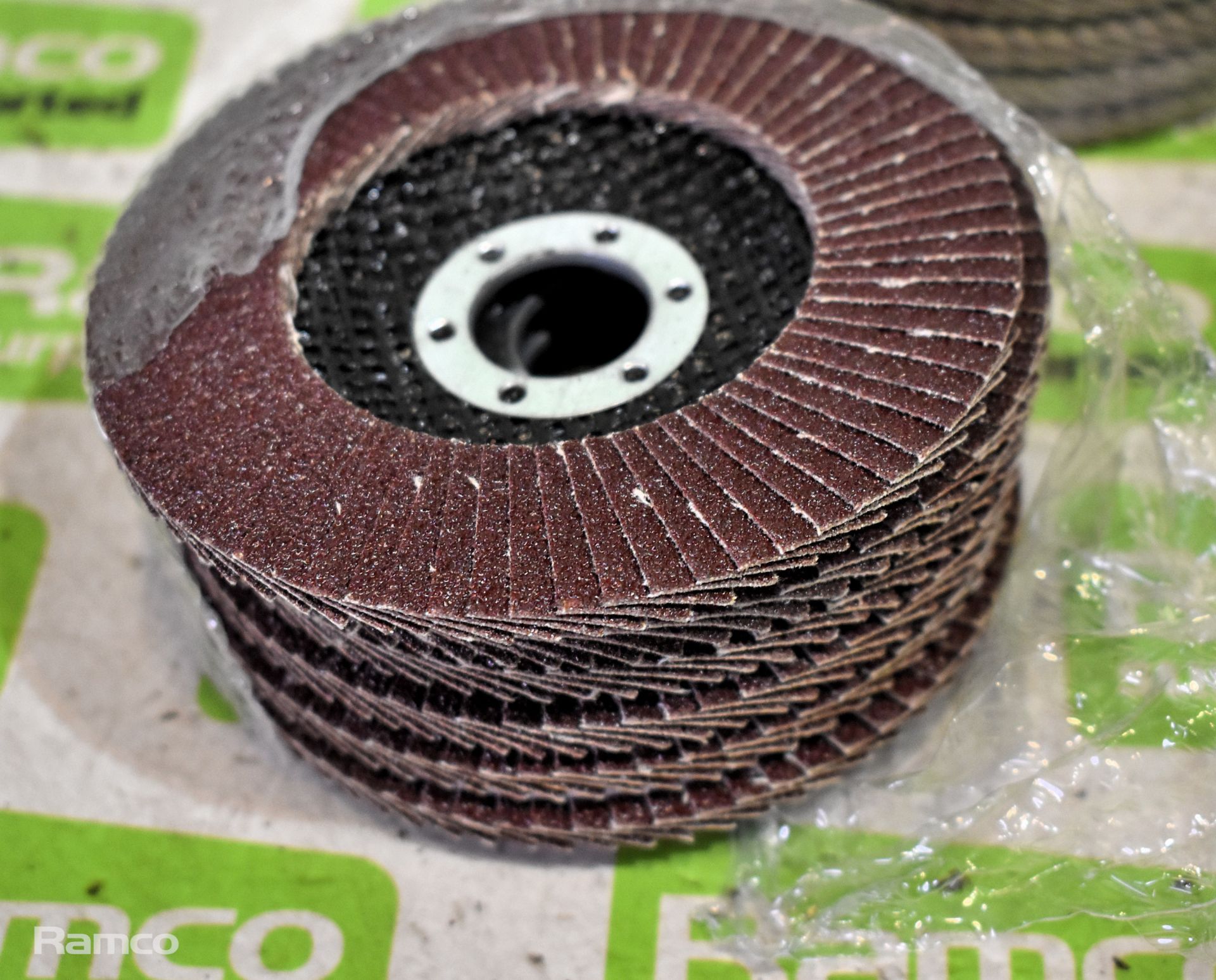 6x packs of Neilsen 4.5 inch aluminium oxide flap discs - 6 per pack - Image 3 of 3