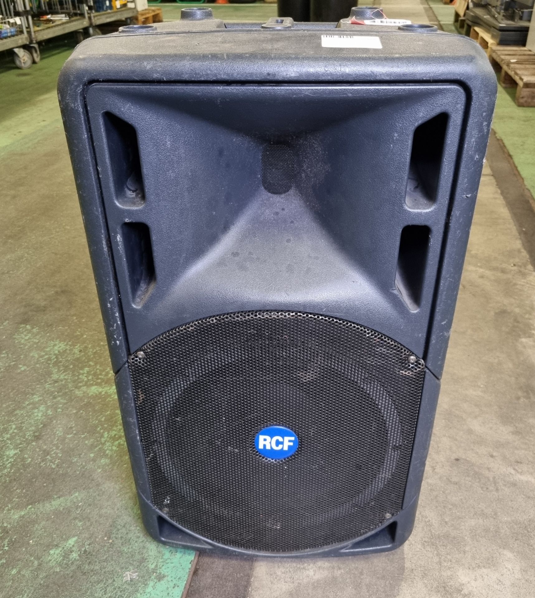 RCF ART 322A powered speaker