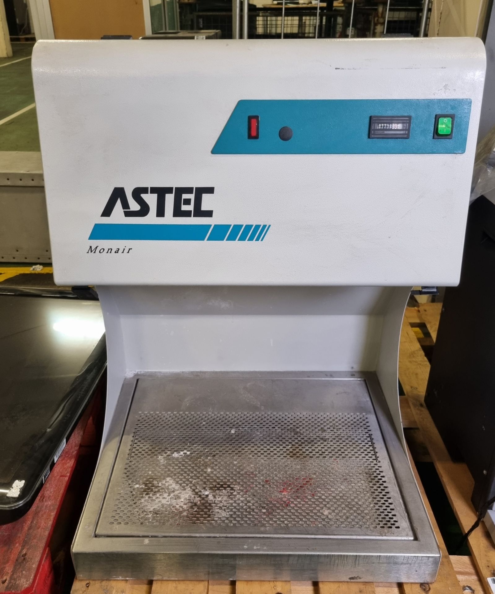 Astec Monair BEC8-001 fume cabinet, Teledyne ISCO combi flash RF chromatography system - s/n 208E201 - Bild 10 aus 14