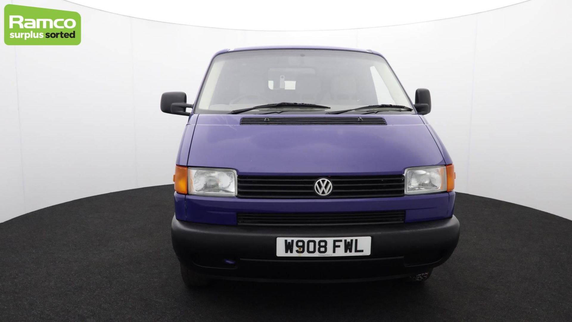 Volkswagen 1000TD Transporter van - 1.9L diesel - 53439 miles - SWB - blue - Image 3 of 68