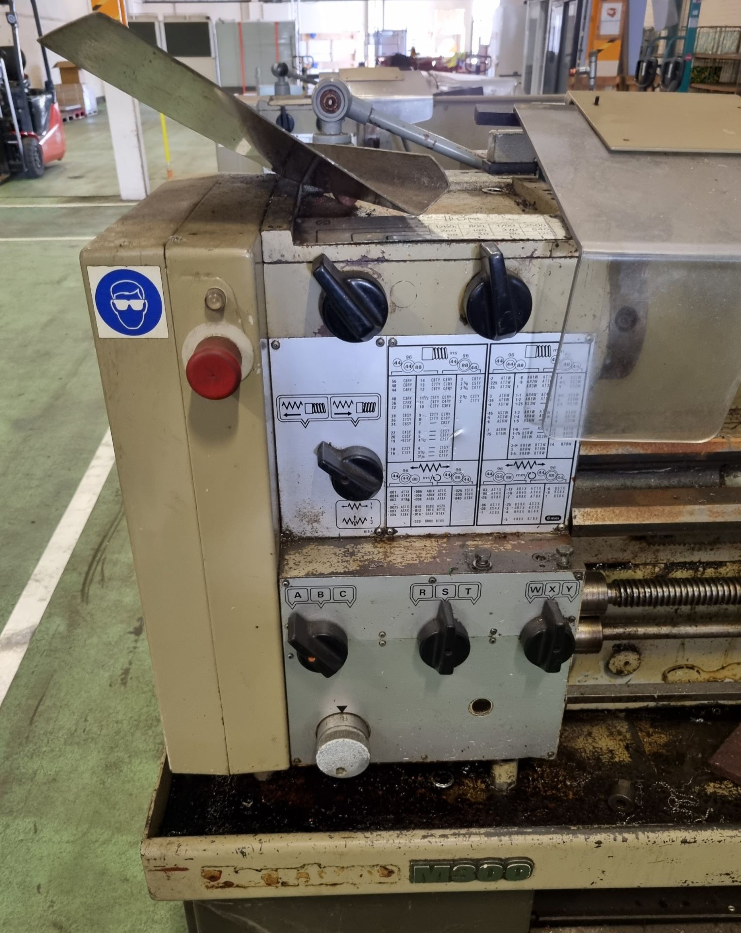 Harrison M300 bench lathe - serial number 309433 - W 1700 x D 1900 x H 1250mm - tailstock. backplate - Bild 7 aus 9