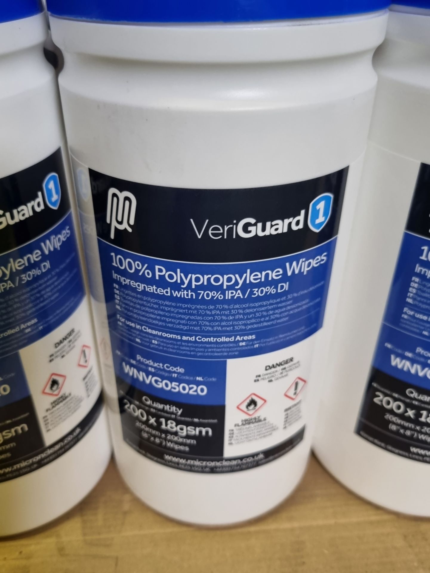 Micronclean Veriguard 1 polypropylene tub wipes and Shieldskin sterile latex 300 DI gloves - Image 2 of 4