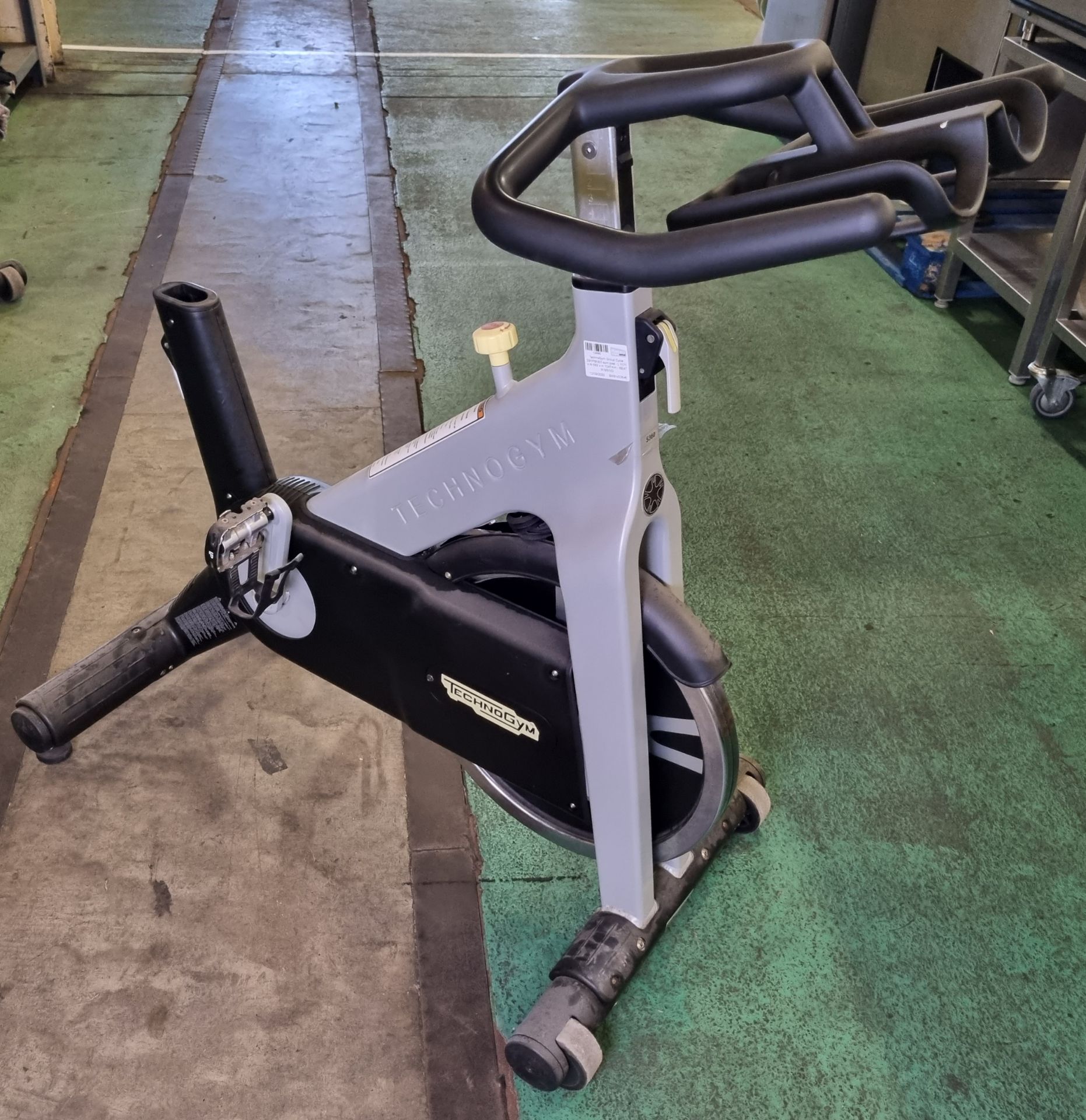 TechnoGym Group Cycle D91PBNE0 spin bike - L 1171 x W 589 x H 1047mm - MISSING SEAT & SEAT POST - Bild 3 aus 3