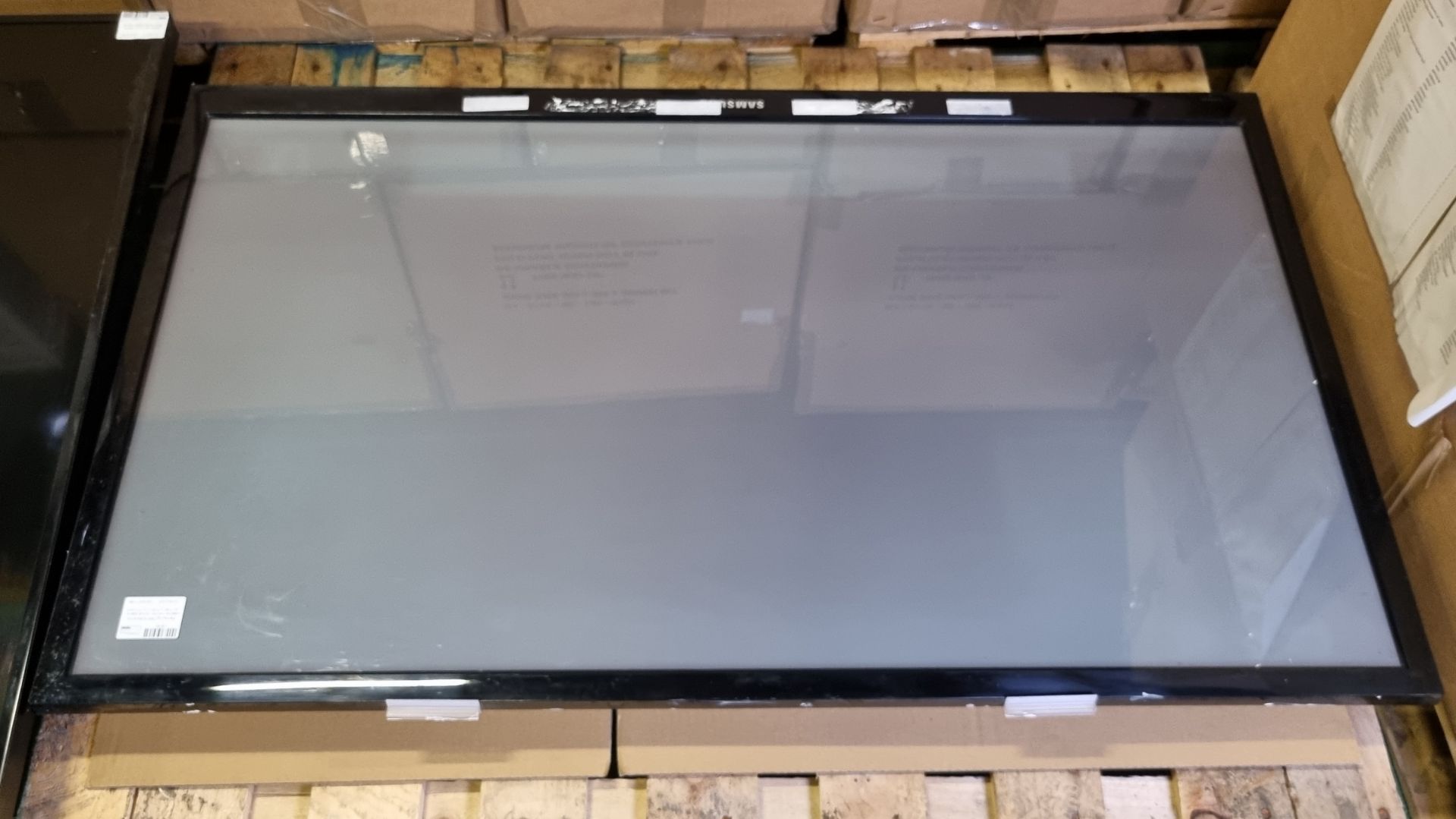 Samsung PS51E450A1W plasma monitor minus stand - W 1180 x D 60 x H 710 mm