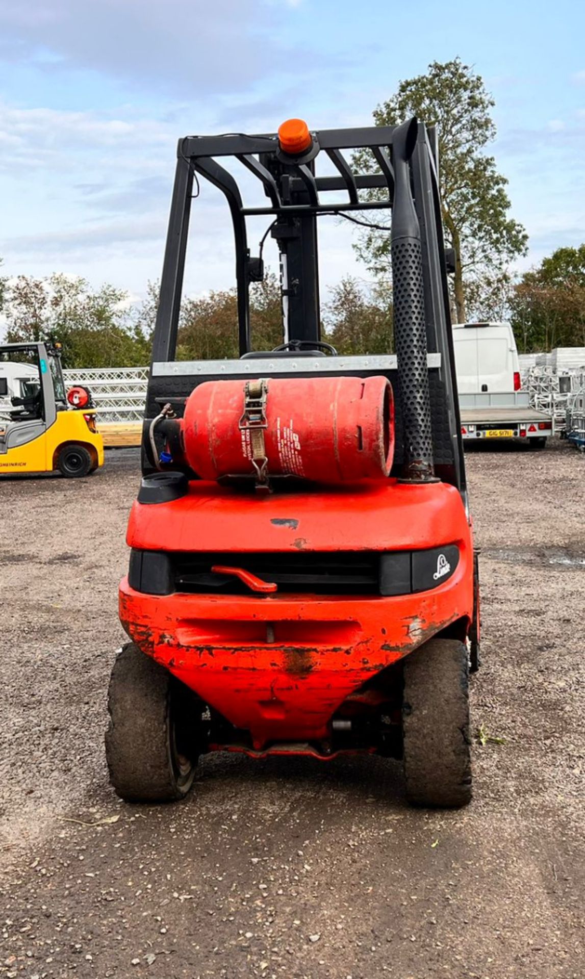 Linde H20T gas forklift - Sold as working but with a hydraulic leak so needs a repair - 4956 hours - Bild 6 aus 11