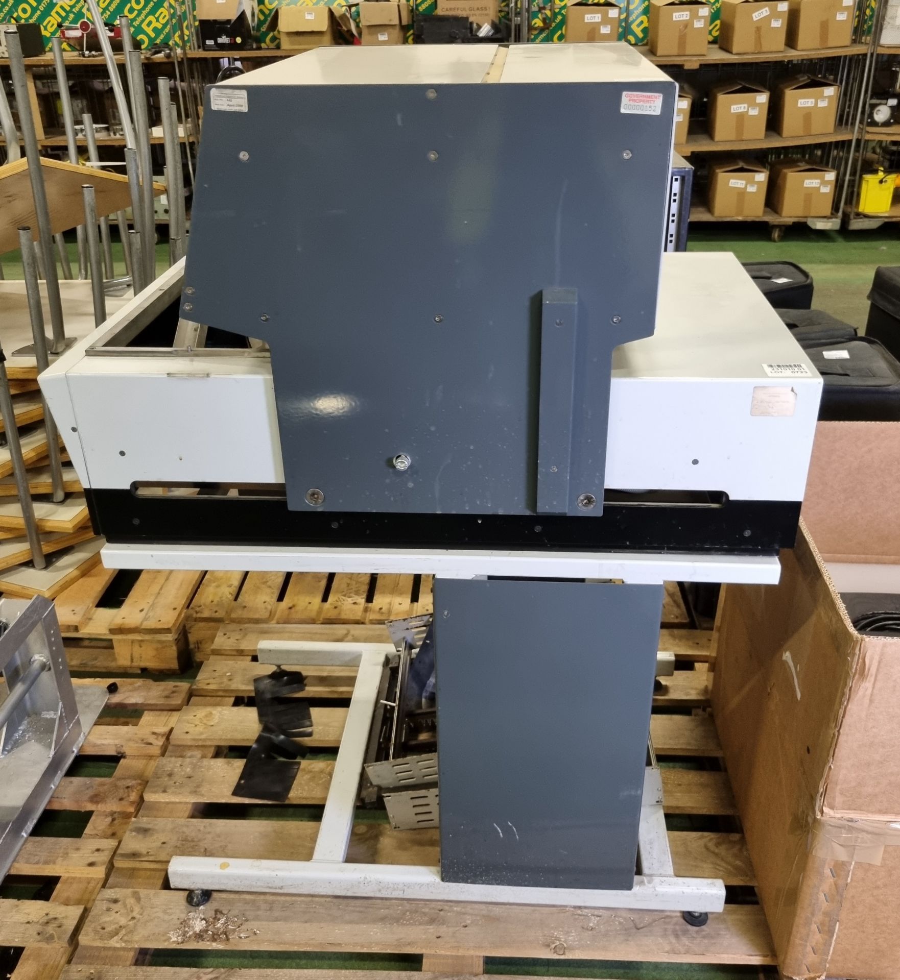 Blundell Production Equipment Cropmatic lead cutting machine - Serial No. 455 - 3 phase 415V 400W - Bild 5 aus 5