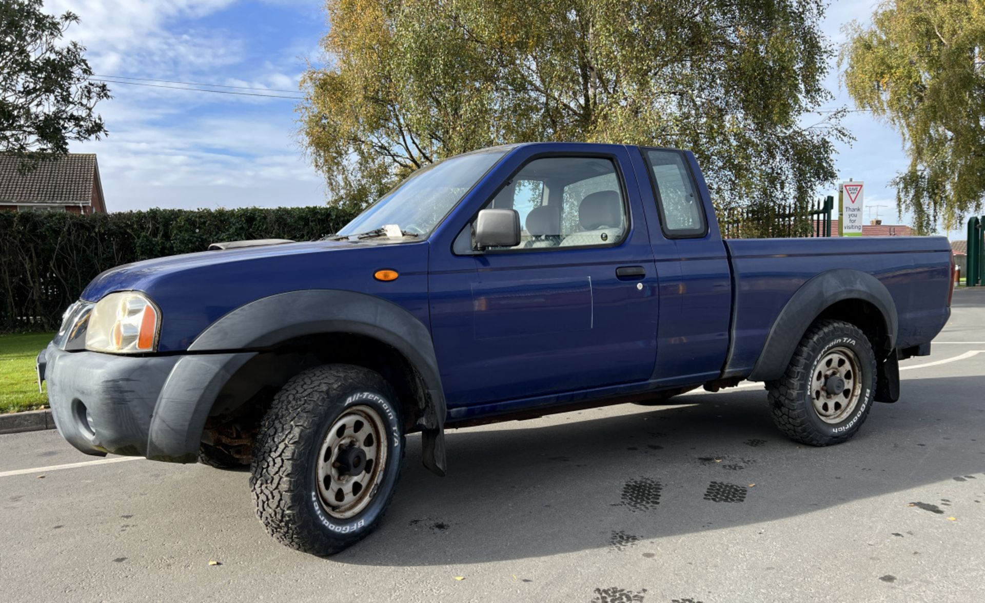 Nissan D22 Pickup with Tommy lift tail lift - 2002 - 2.5L - MOT EXPIRED PLEASE SEE DESC.