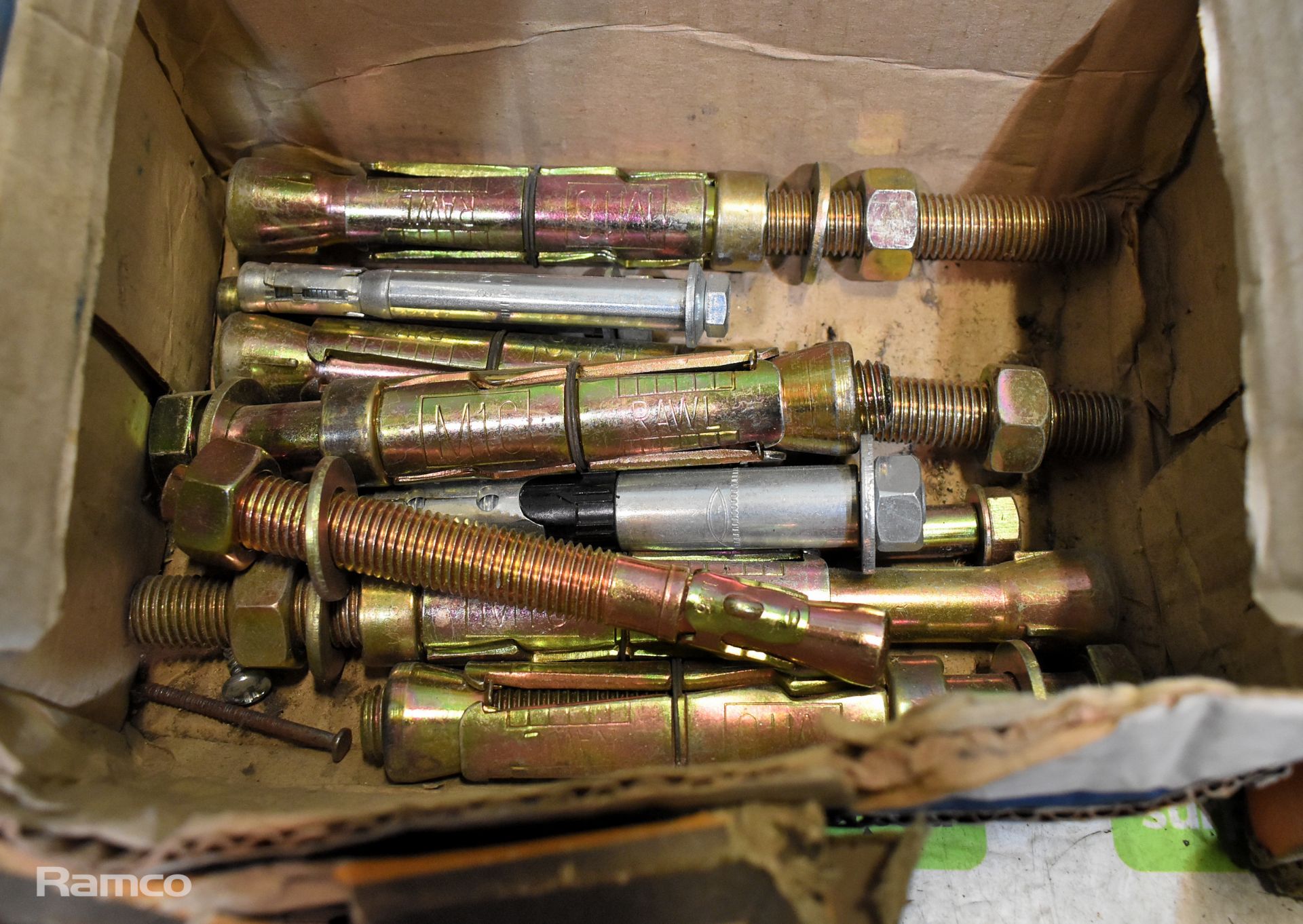 Assorted rawlplug bolts and fixings - Image 3 of 6