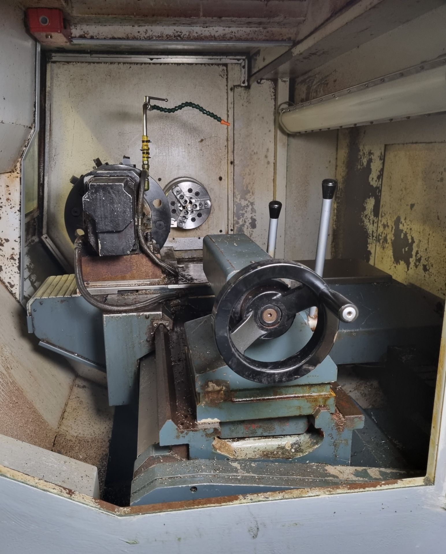 Harrison VHS 450 gap bed lathe with Cromar swarf & chip conveyor - SEE PICTURES FOR TOOLING - Image 4 of 17