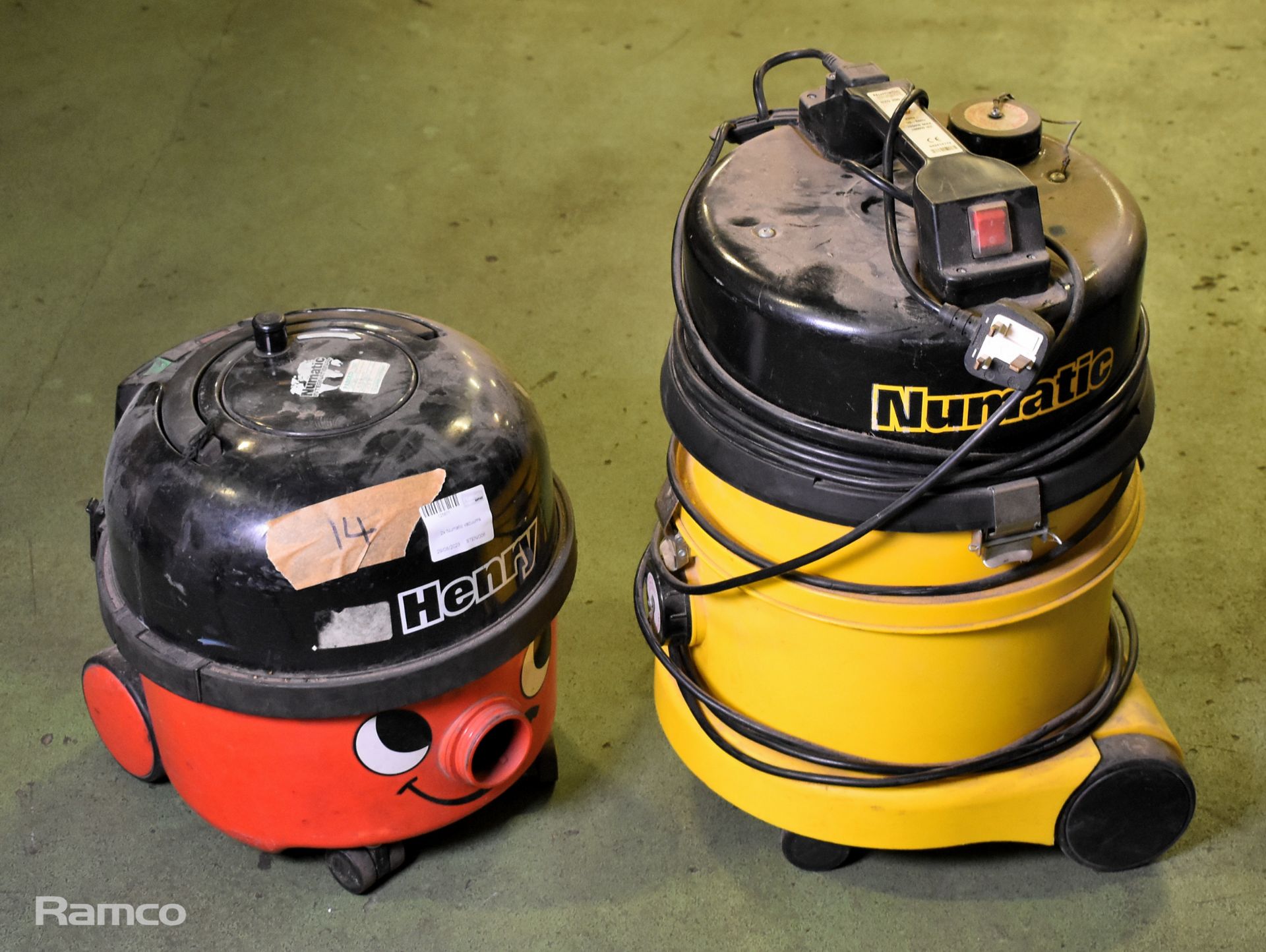 1x Numatic vacuum, 1x Henry vacuum - no accessories - AS SPARES OR REPAIRS