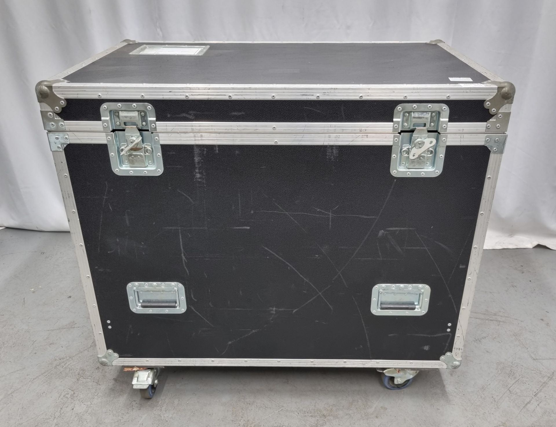 Flight case containing 18x Thomann eurolite 1m LED DMX pixel tubes 16RGB 144 LEDs - L 1090 x W 680 - Image 7 of 7