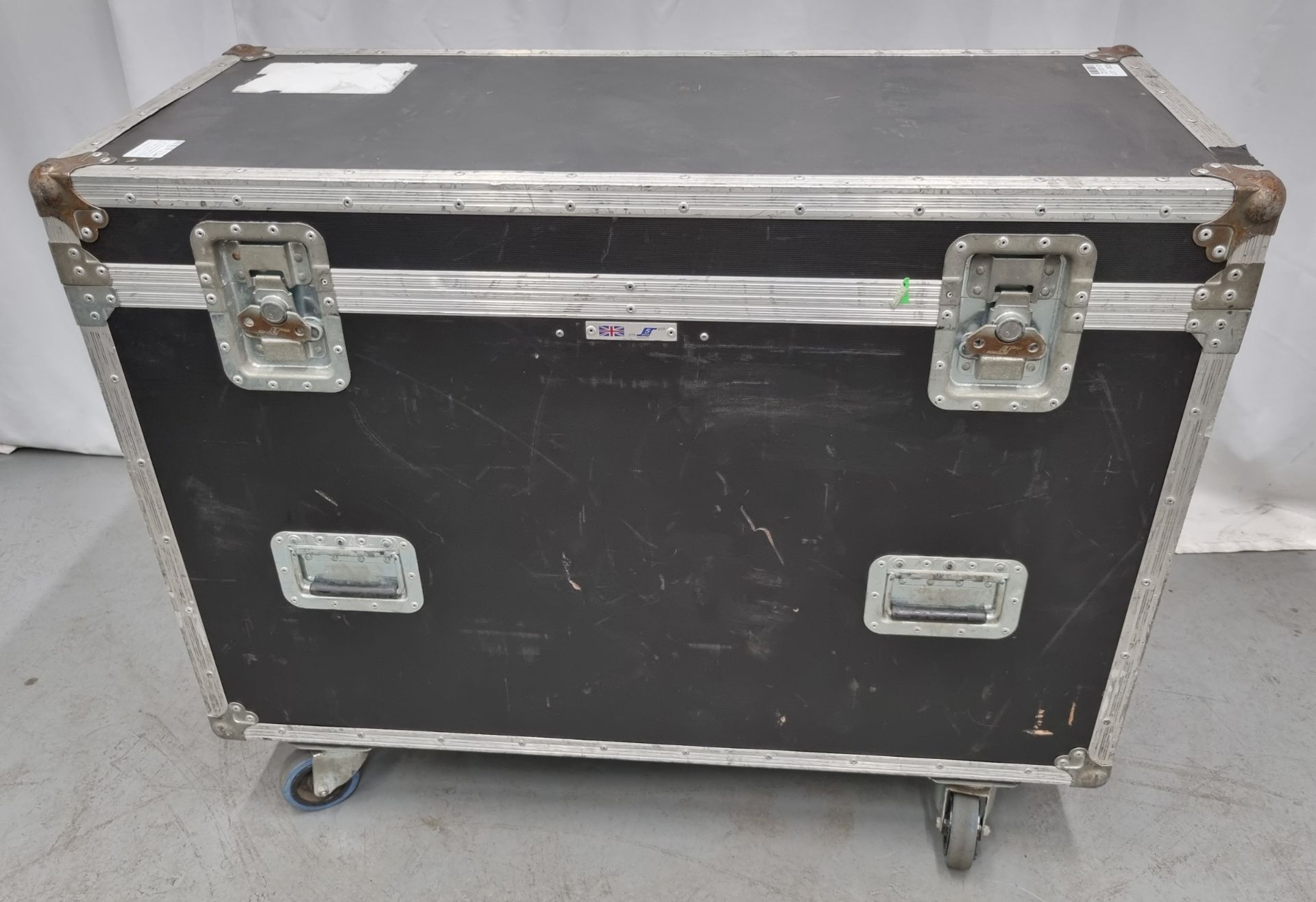 2x Clay Paky Alpha Beam 300 with omega brackets in twin flight case - W 1100 x D 500 x H 880mm - Image 14 of 14