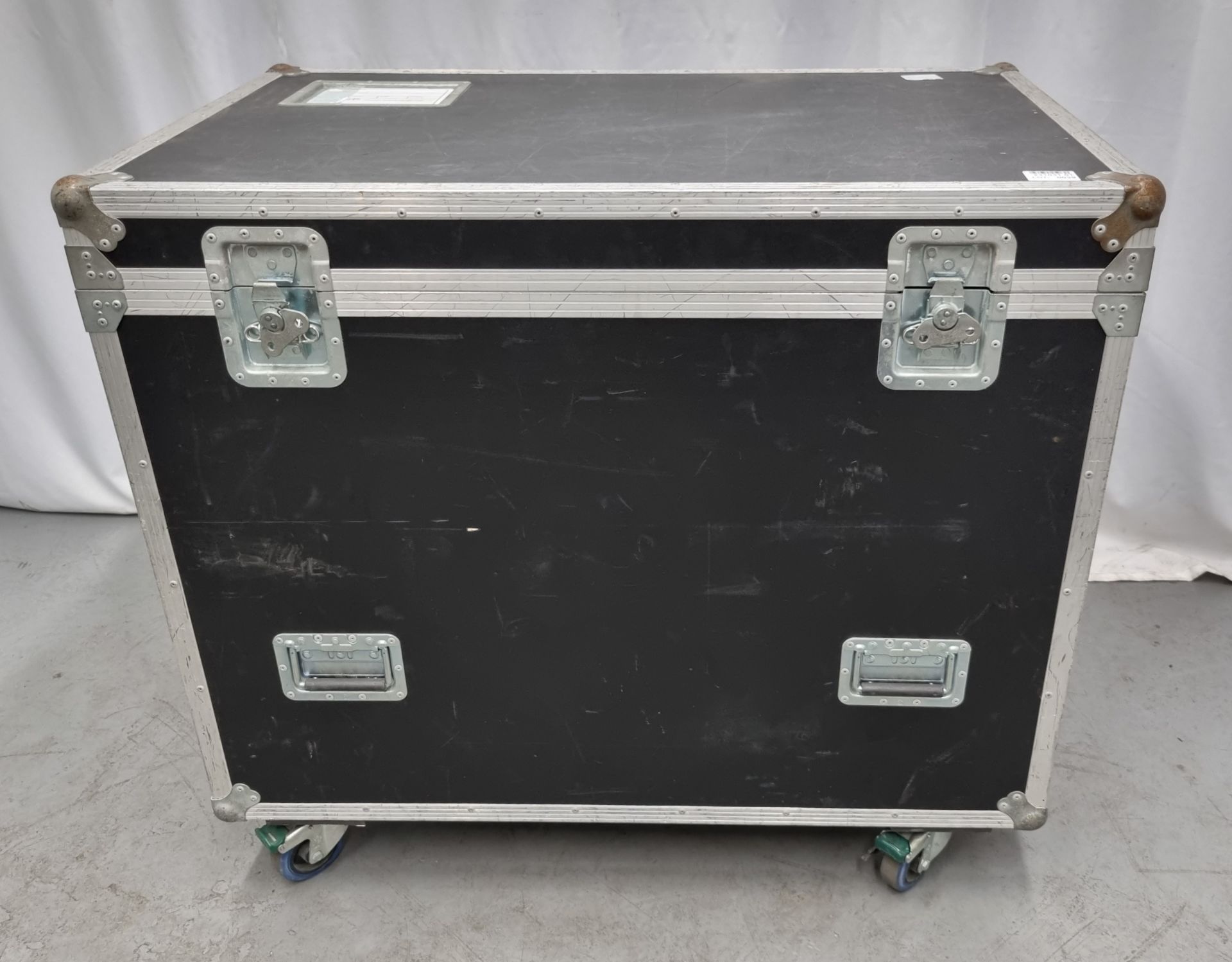 Flight case containing 24x Thomann eurolite 1m LED DMX pixel tubes 16RGB 144 LEDs - L1090 x W680 - Bild 4 aus 4