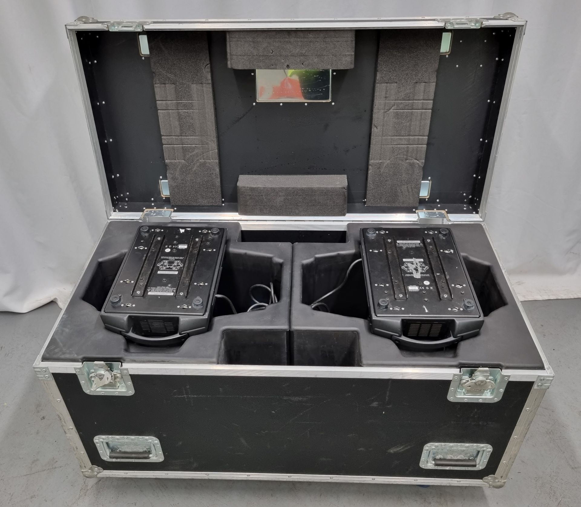 Flight case containing 2x Robe MMX spots moving headlights - L 1200 x W 580 x H 760mm - Image 8 of 9