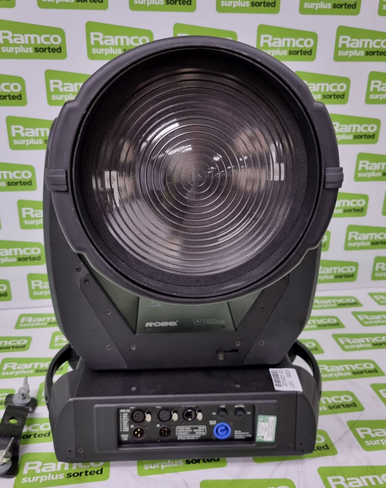 Robe Robin DLF Wash 550 watt RGBW moving head fresnel spot lamp SPARES OR REPAIRS - Image 7 of 9