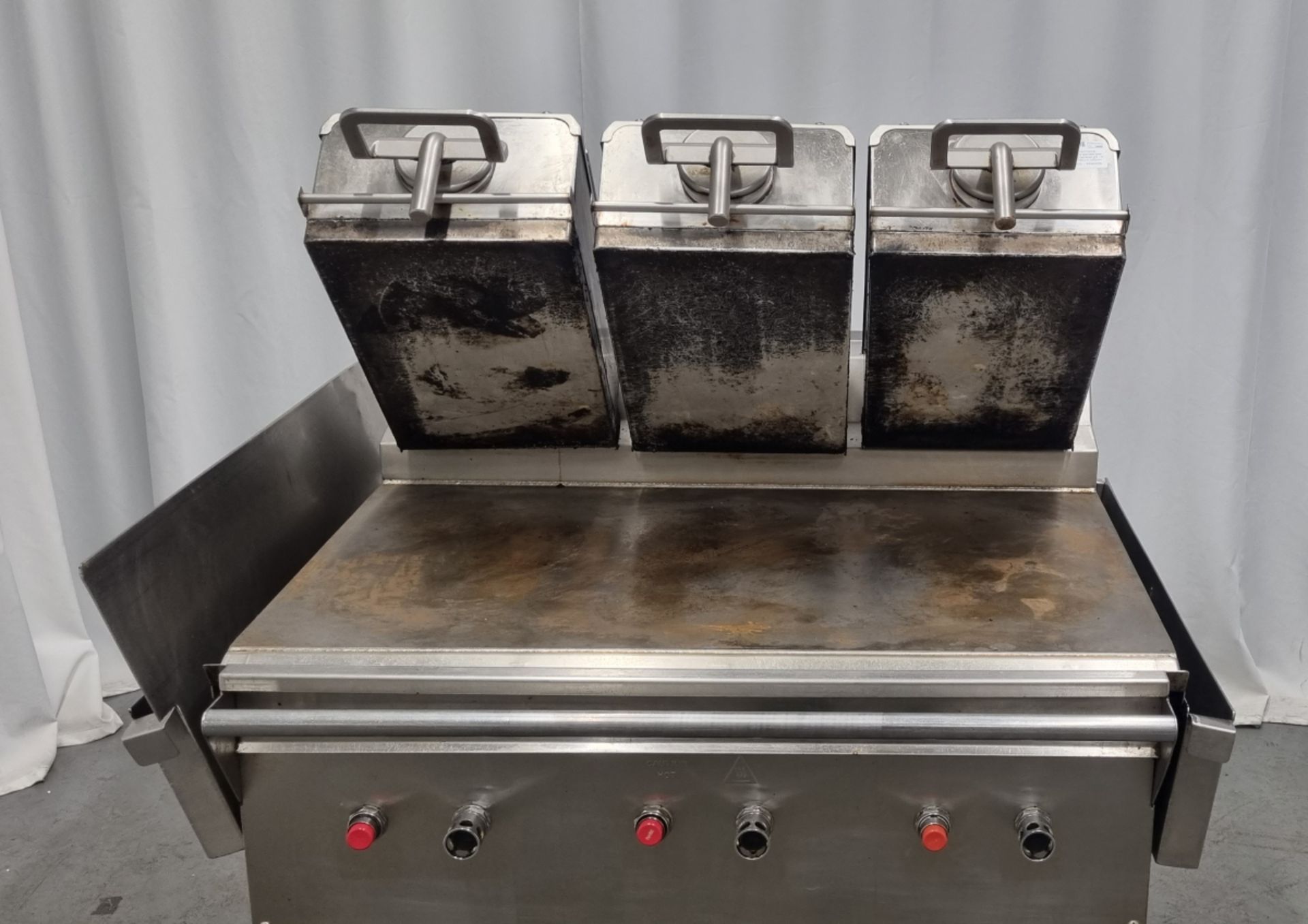 Taylor Commercial Foodservice stainless steel three zone clamshell grill - Image 4 of 11