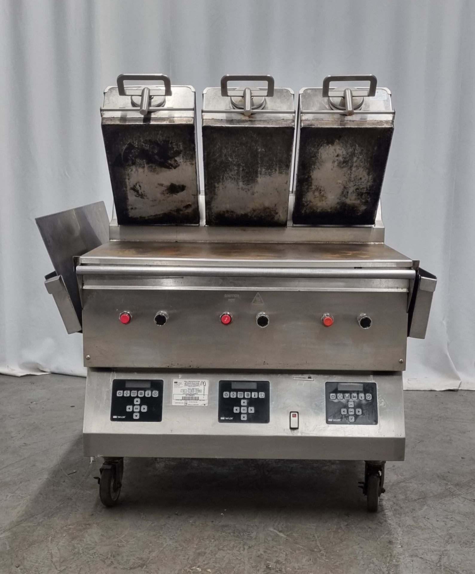 Taylor Commercial Foodservice stainless steel three zone clamshell grill - Image 2 of 11