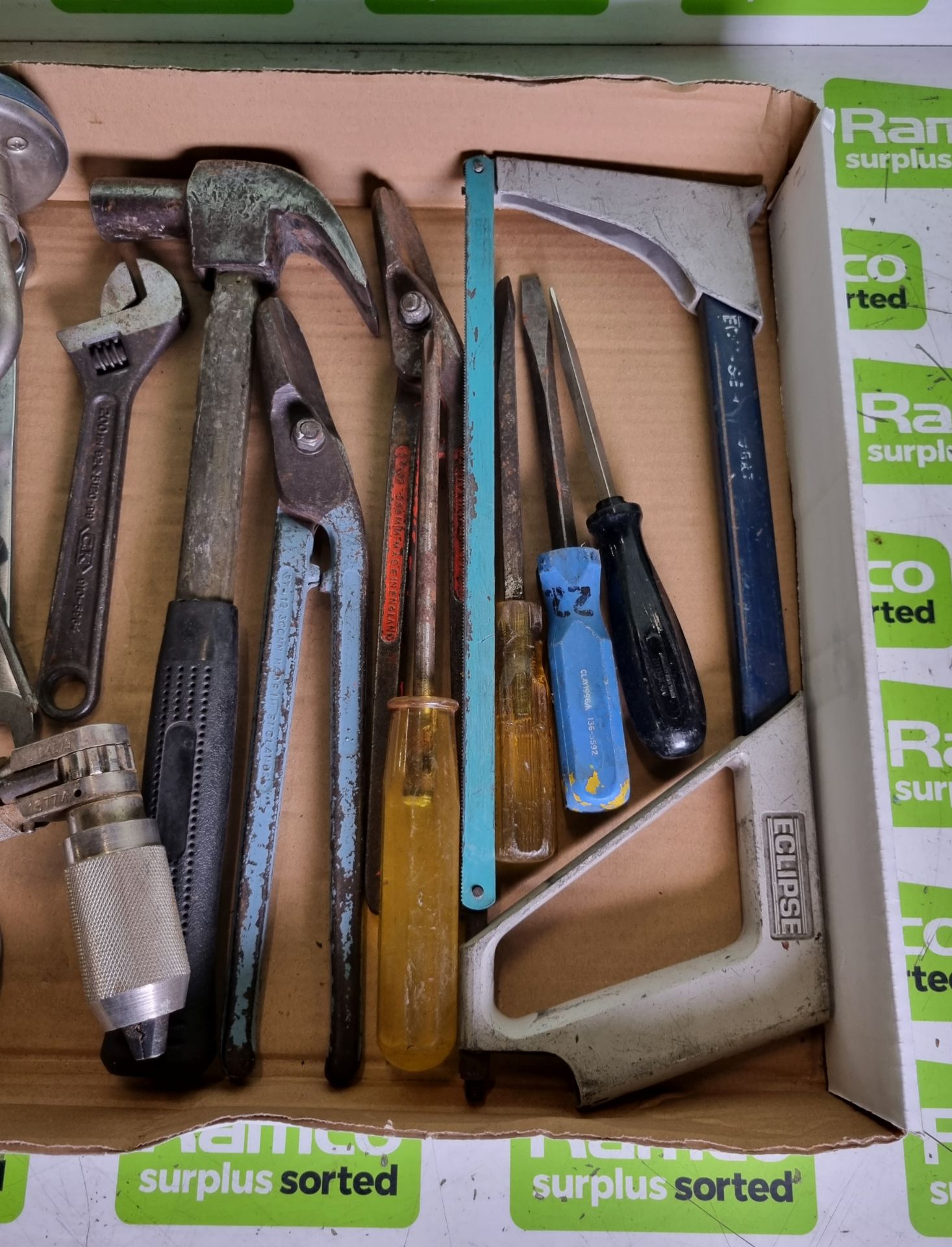 Hand tools - hammer, screwdrivers, tin snips, pliers - Bild 2 aus 3