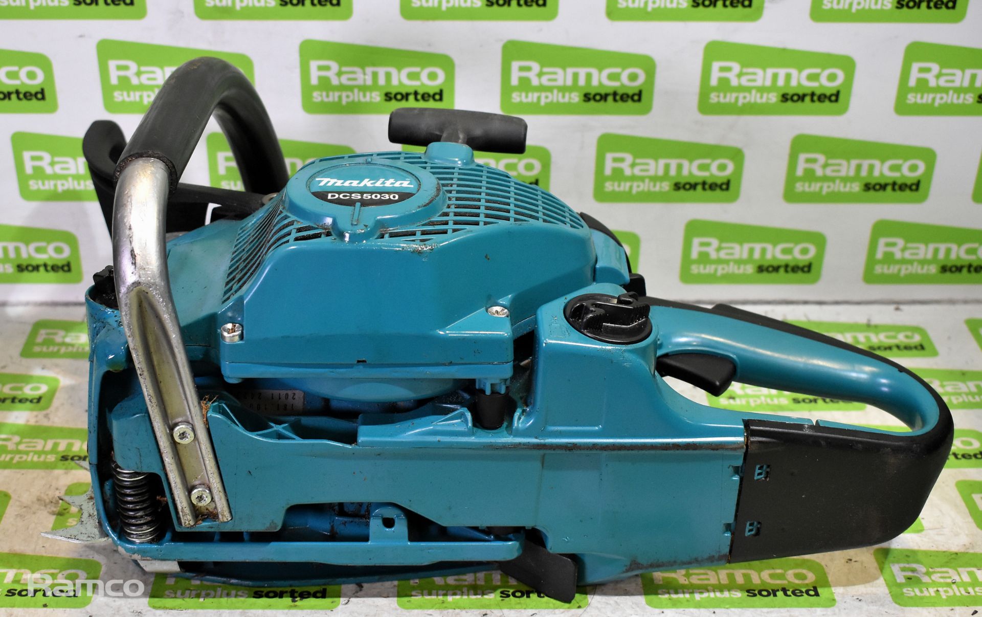 4x Makita DCS5030 50cc petrol chainsaws - BODIES ONLY - AS SPARES OR REPAIRS - Image 16 of 22