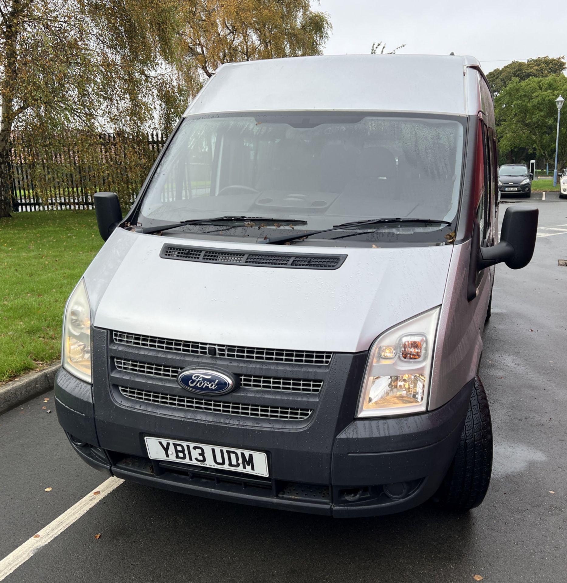 Ford Transit 350 14-seater minibus - 2013 - 75,213 miles - 2.2L diesel - MOT until 7th Oct 2024 - Image 7 of 33