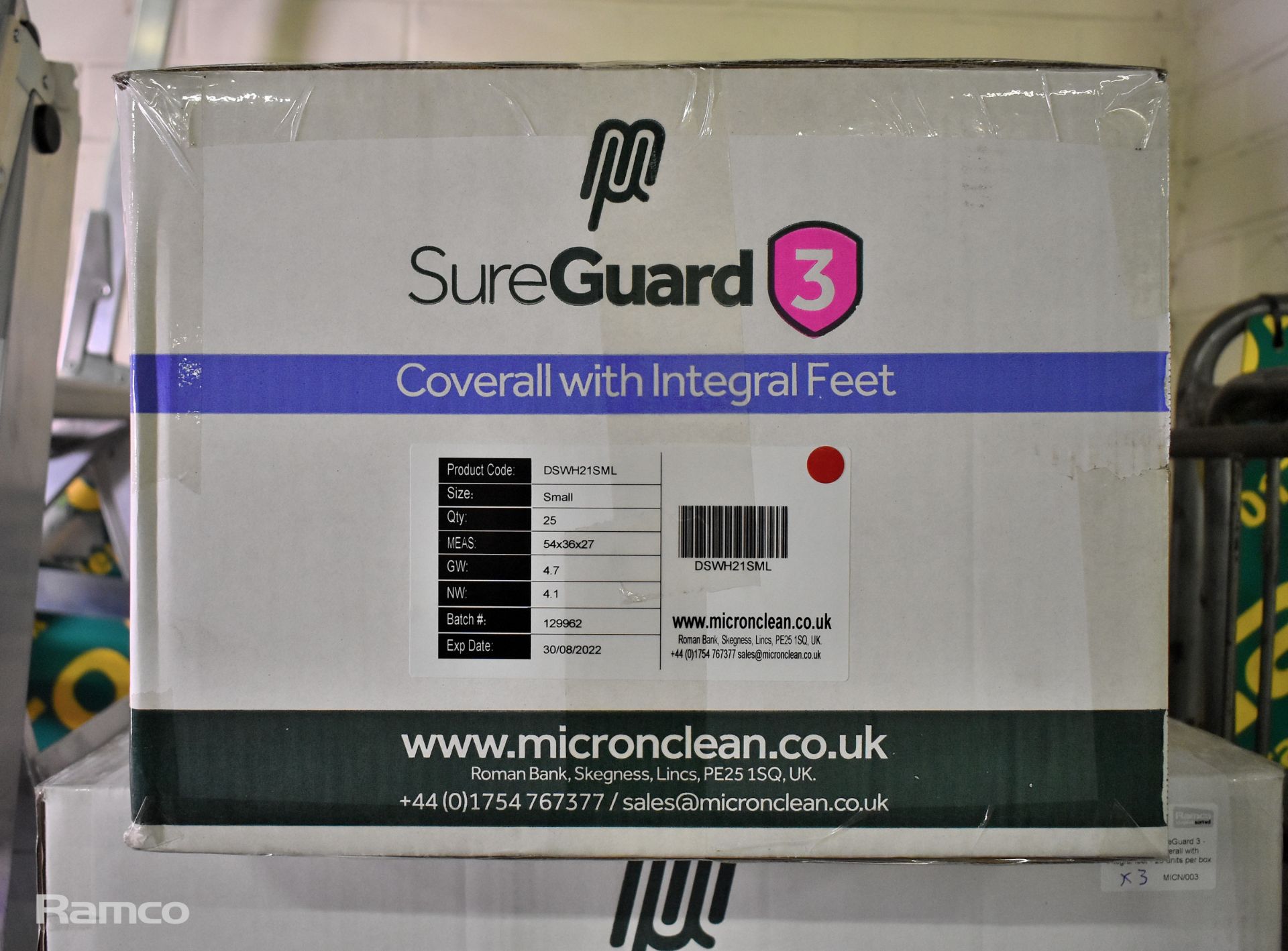 3x boxes of MicroClean SureGuard 3 coveralls with integral feet - size small - 25 units per box - Bild 2 aus 4