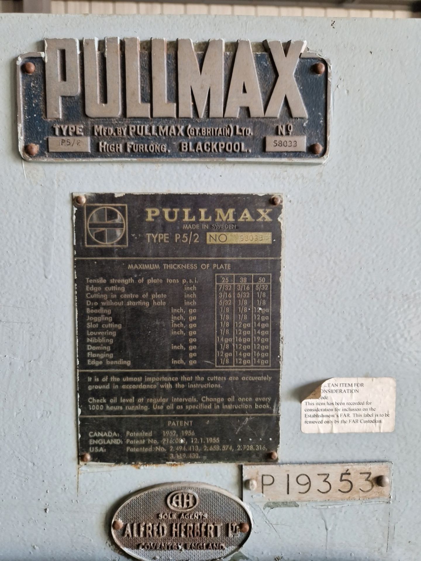 Pullmax Type P5/2 No 58033 nibbling machine with six lead star / delta motor - Image 8 of 8