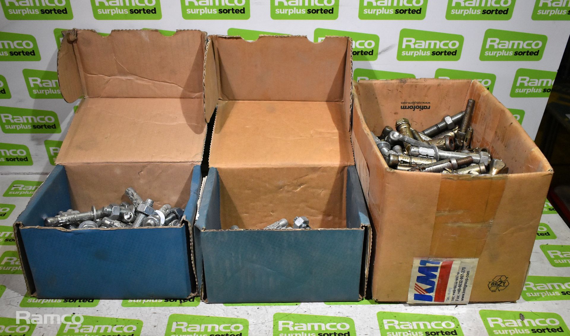 3x boxes of concrete Rawlplugs