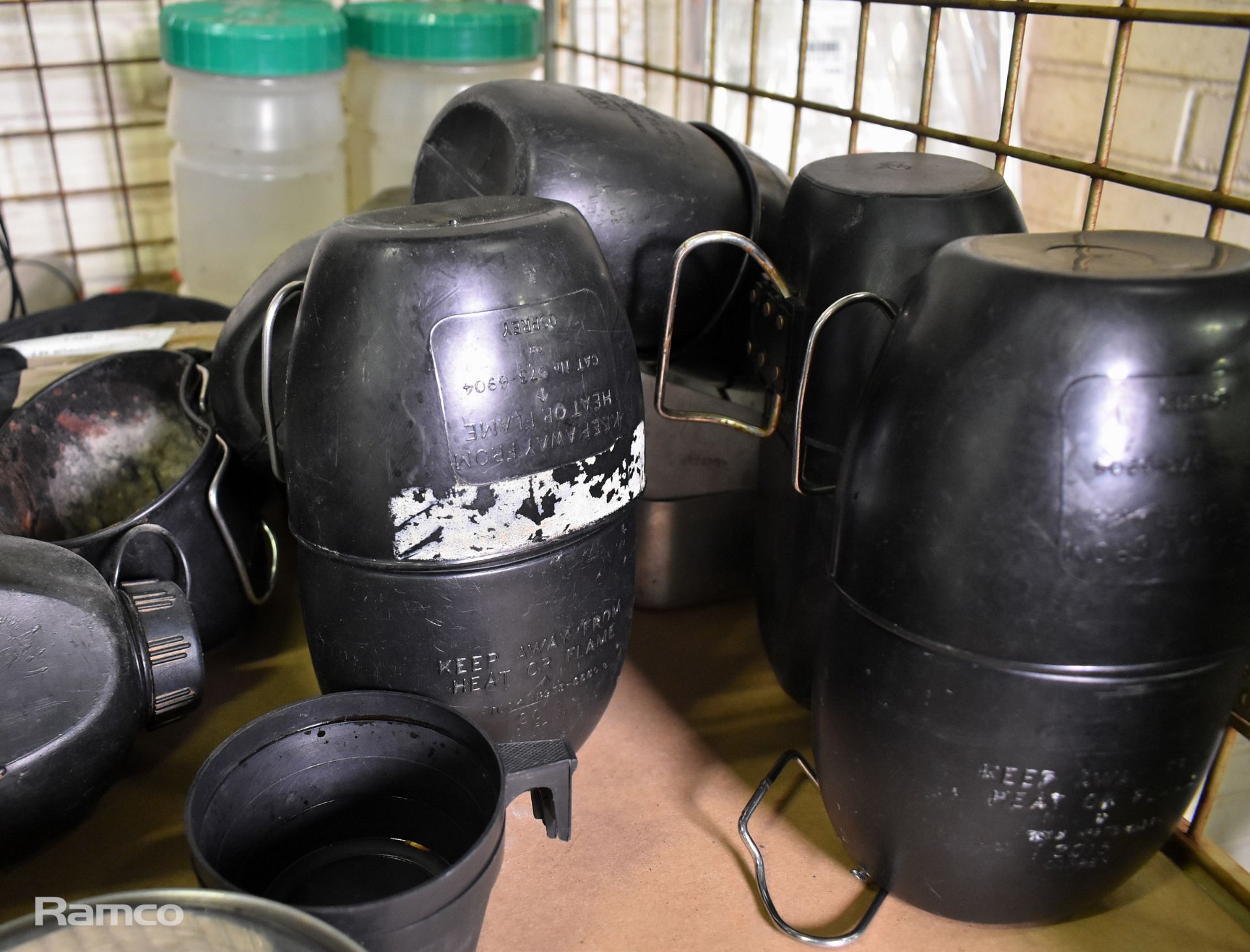 Camping accessories - Norwegian food containers, stainless steel flasks, cooking pots - Image 6 of 7